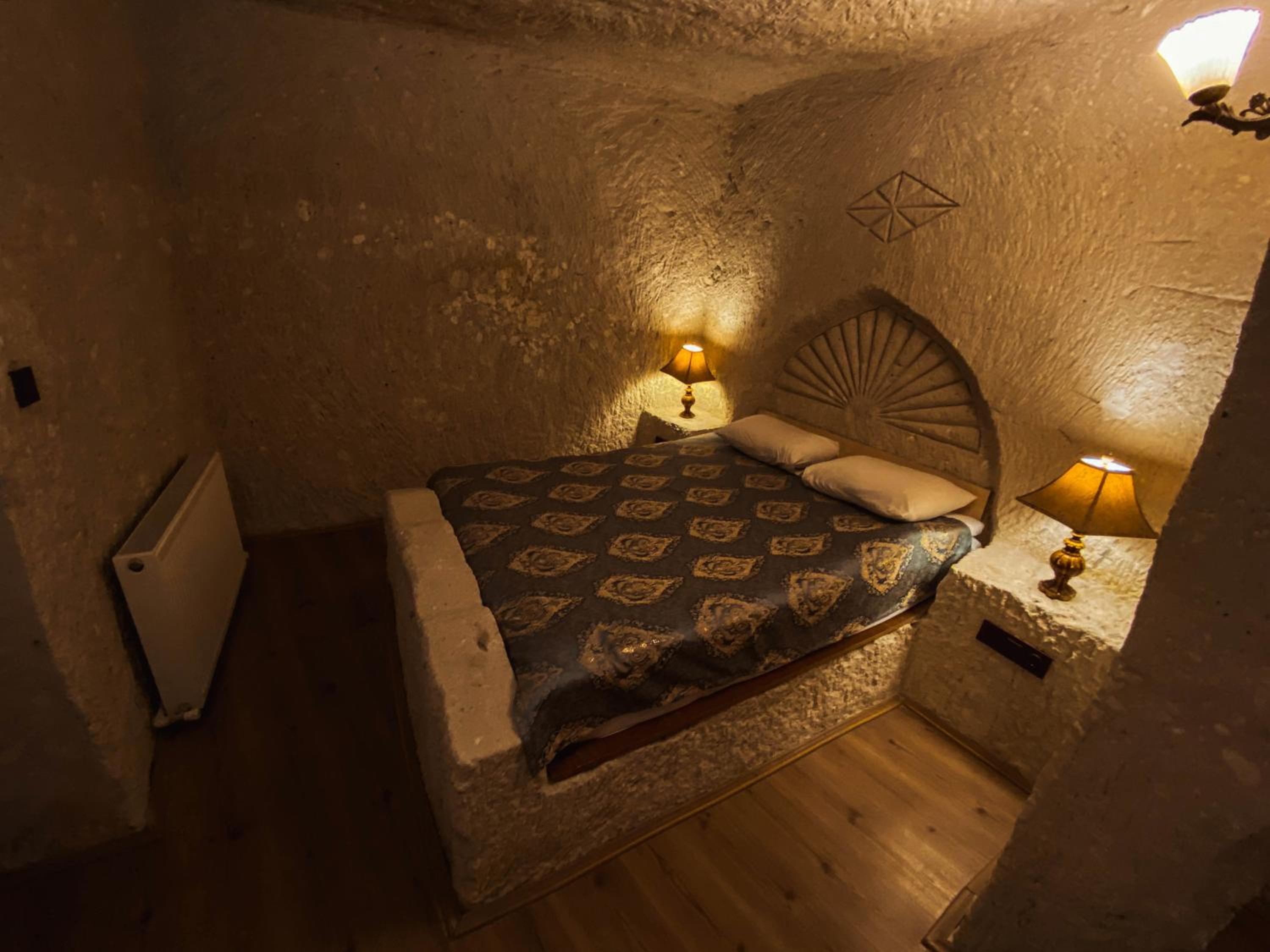Suite with Spa Bath - Photo 6