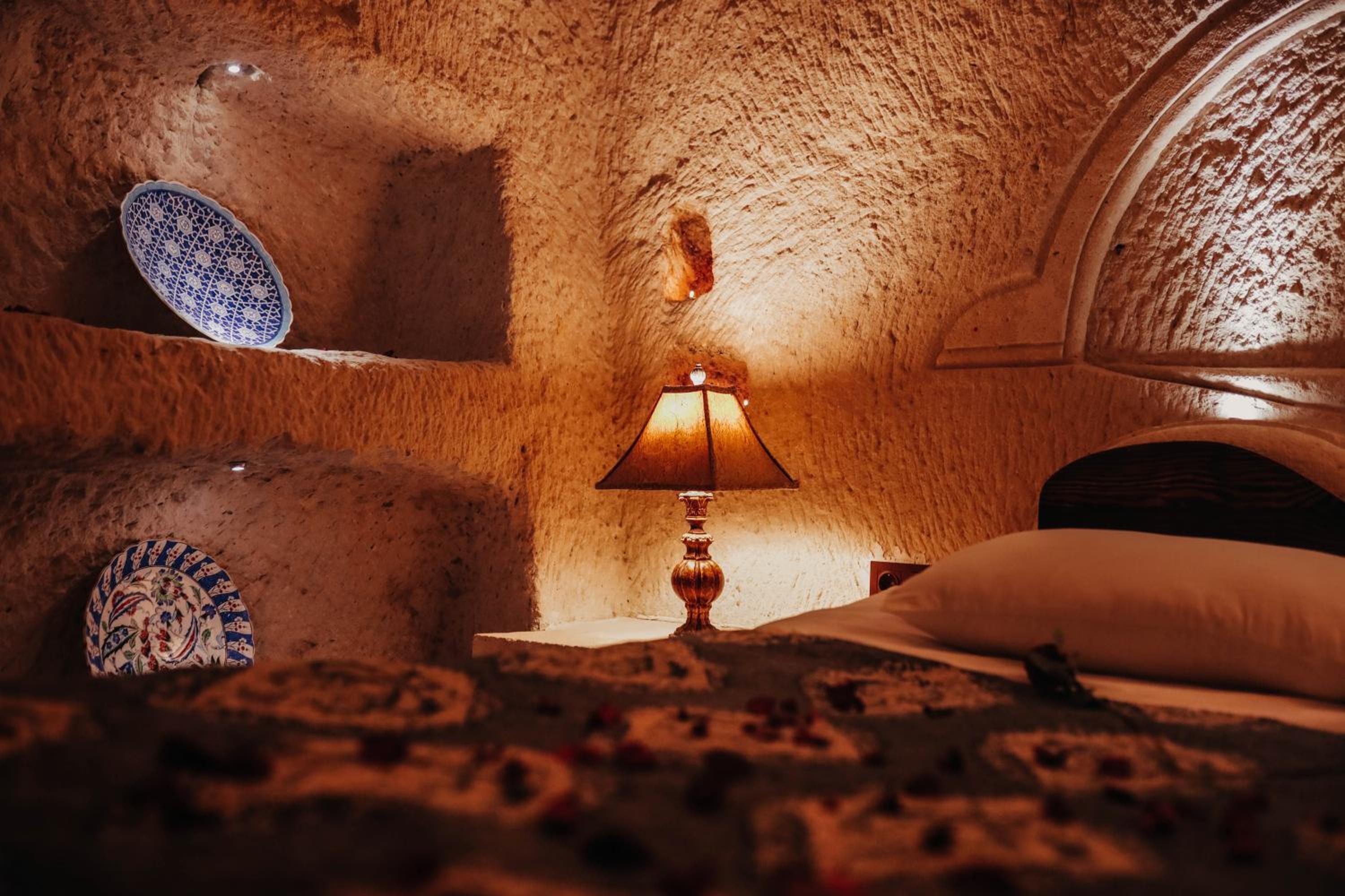 Queen Suite - Photo 11