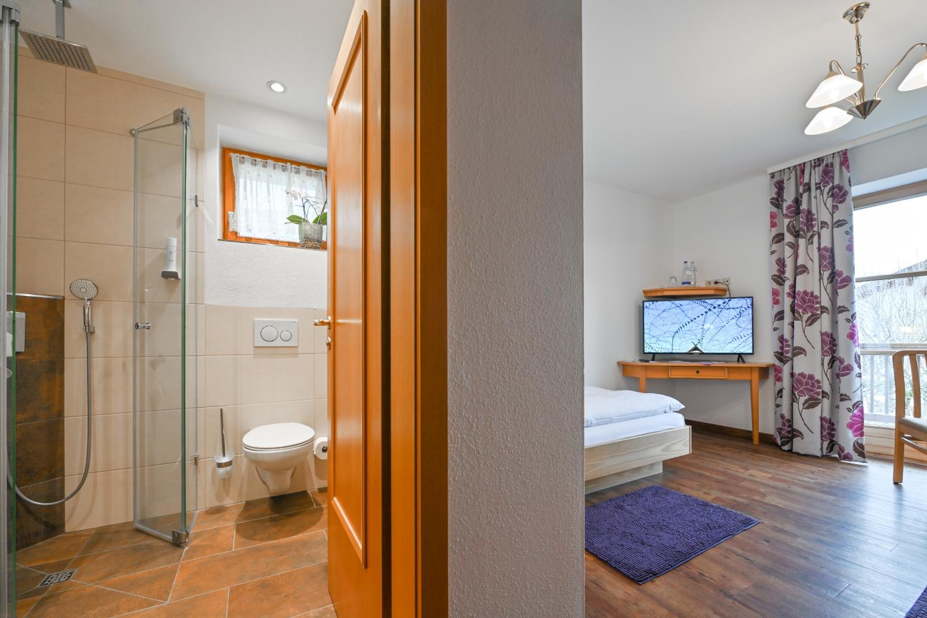 Single Room with Balcony photo 2