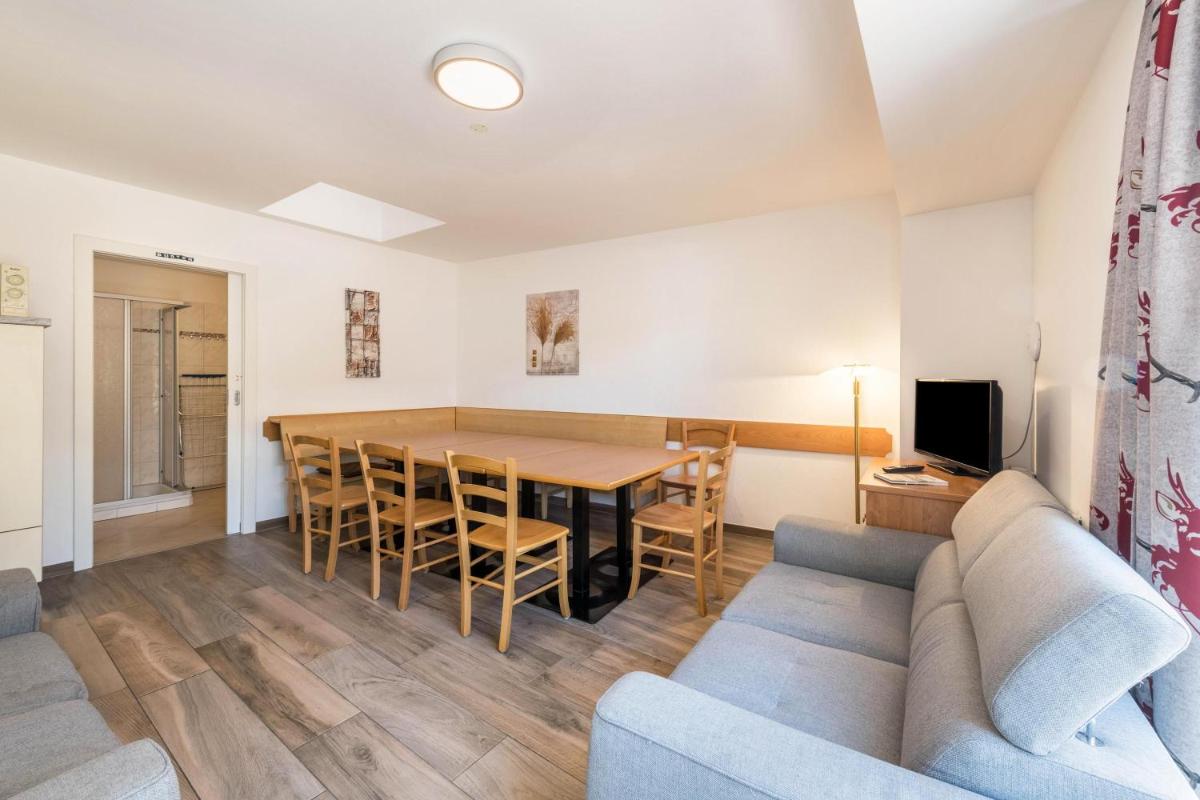 Apartment photo 2