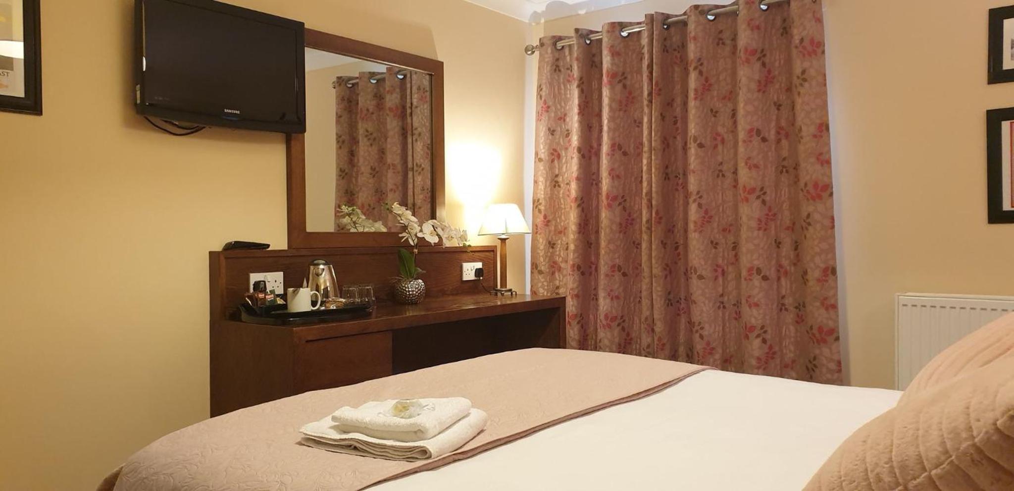 Deluxe Double Room with Shower