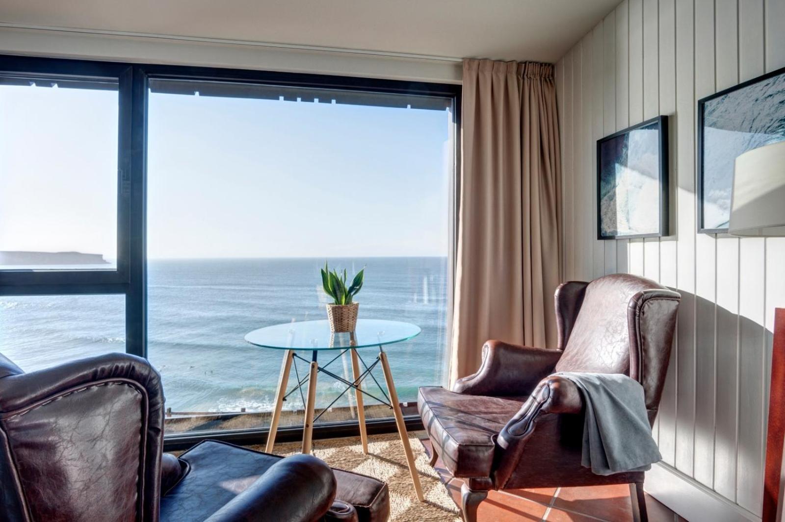 Double or Twin Room with Sea View - Photo 8