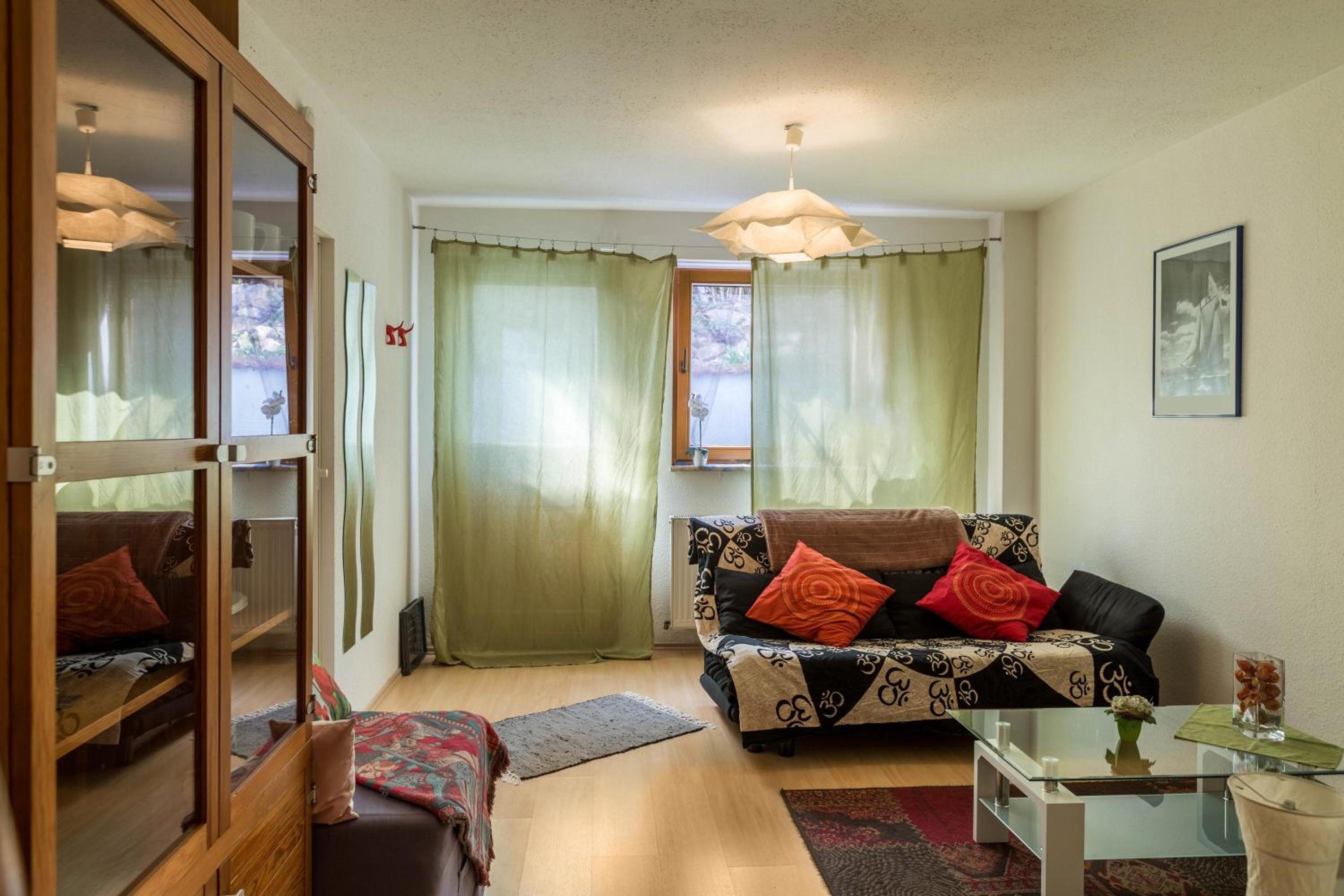 One-Bedroom Apartment with Garden photo 3