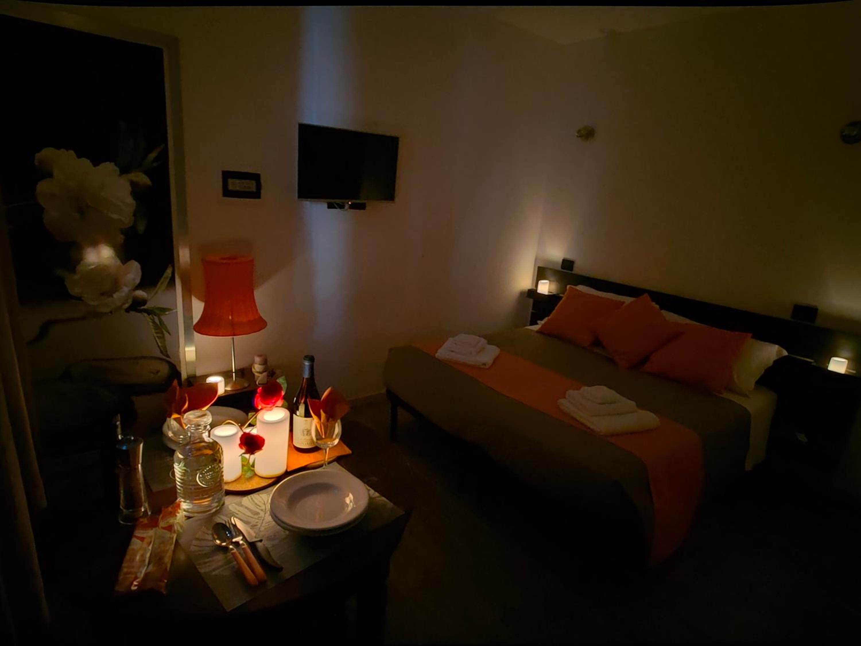 Triple Room with Private Bathroom - Photo 33
