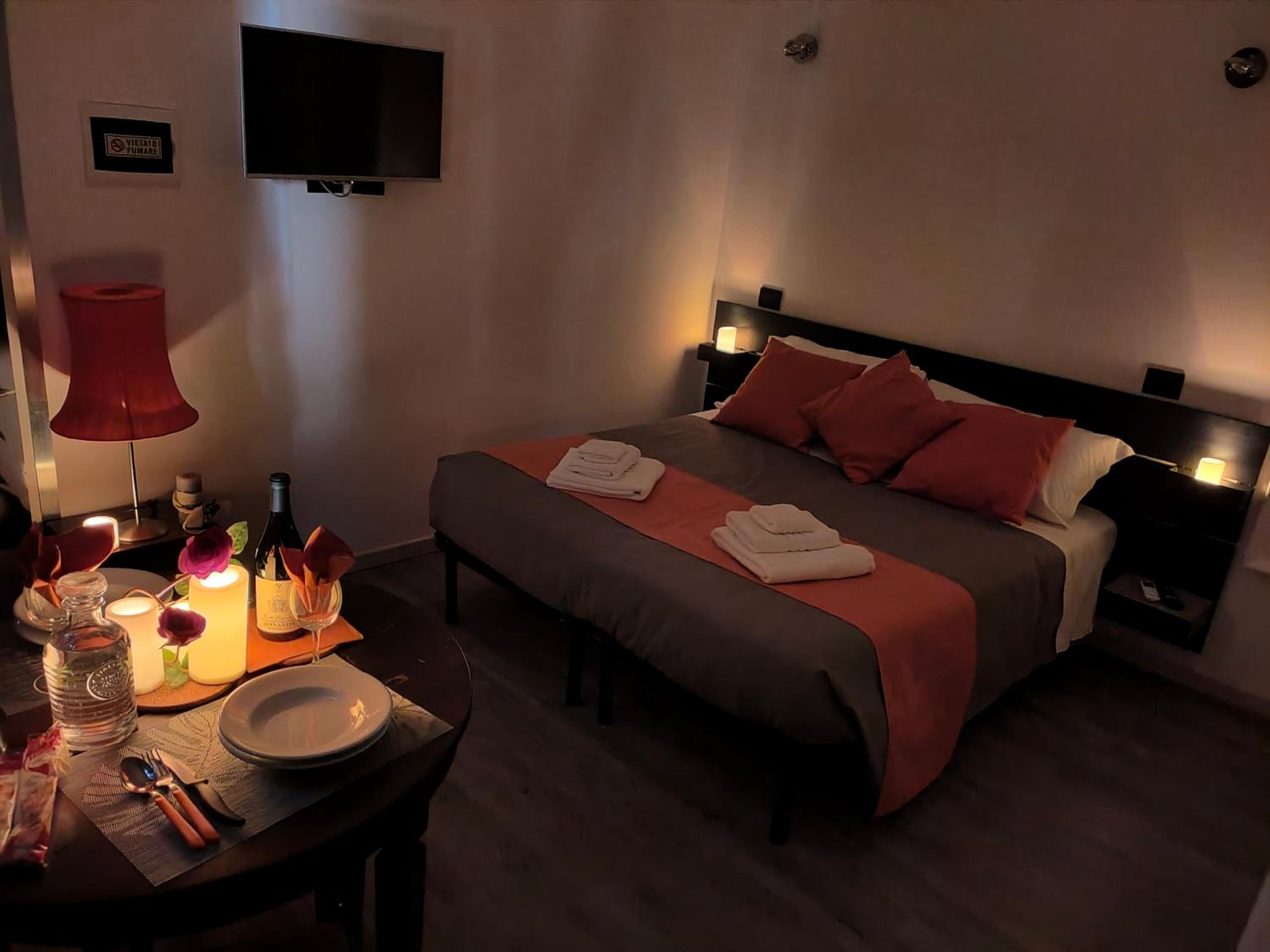Triple Room with Private Bathroom - Photo 23