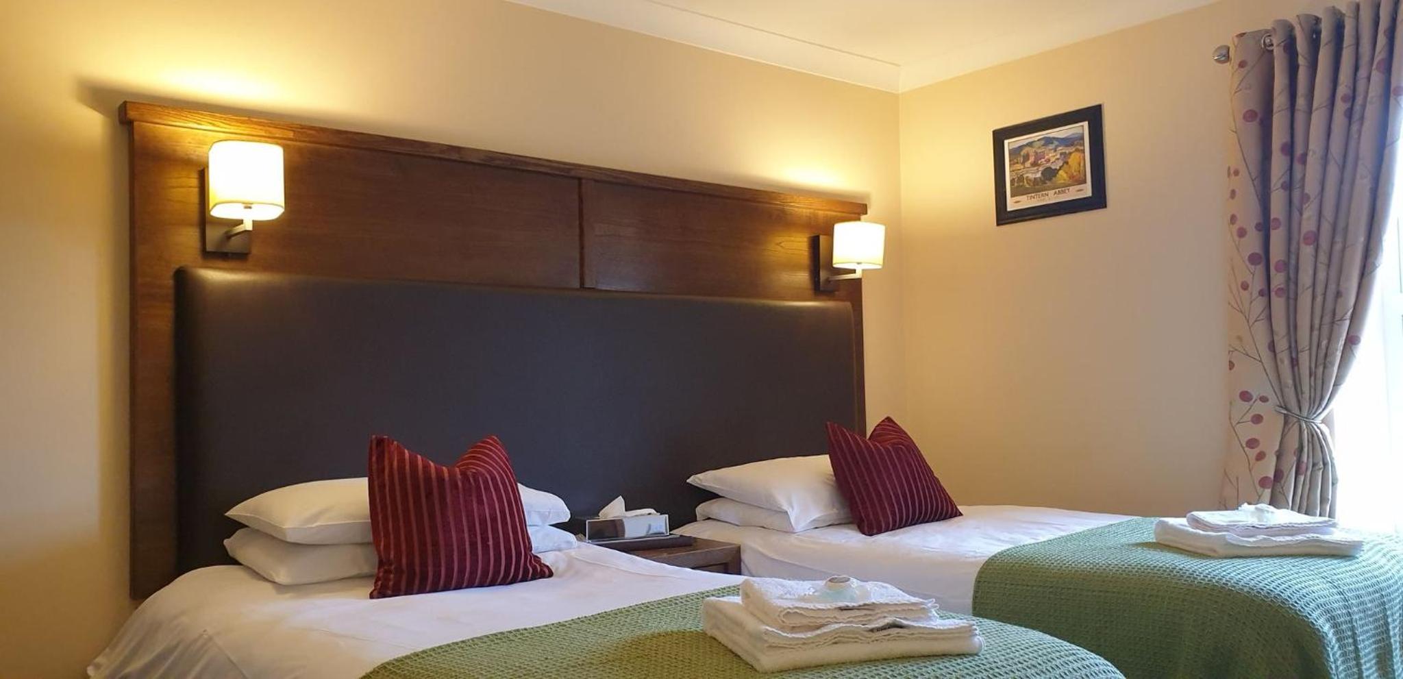 Twin Room with Shower