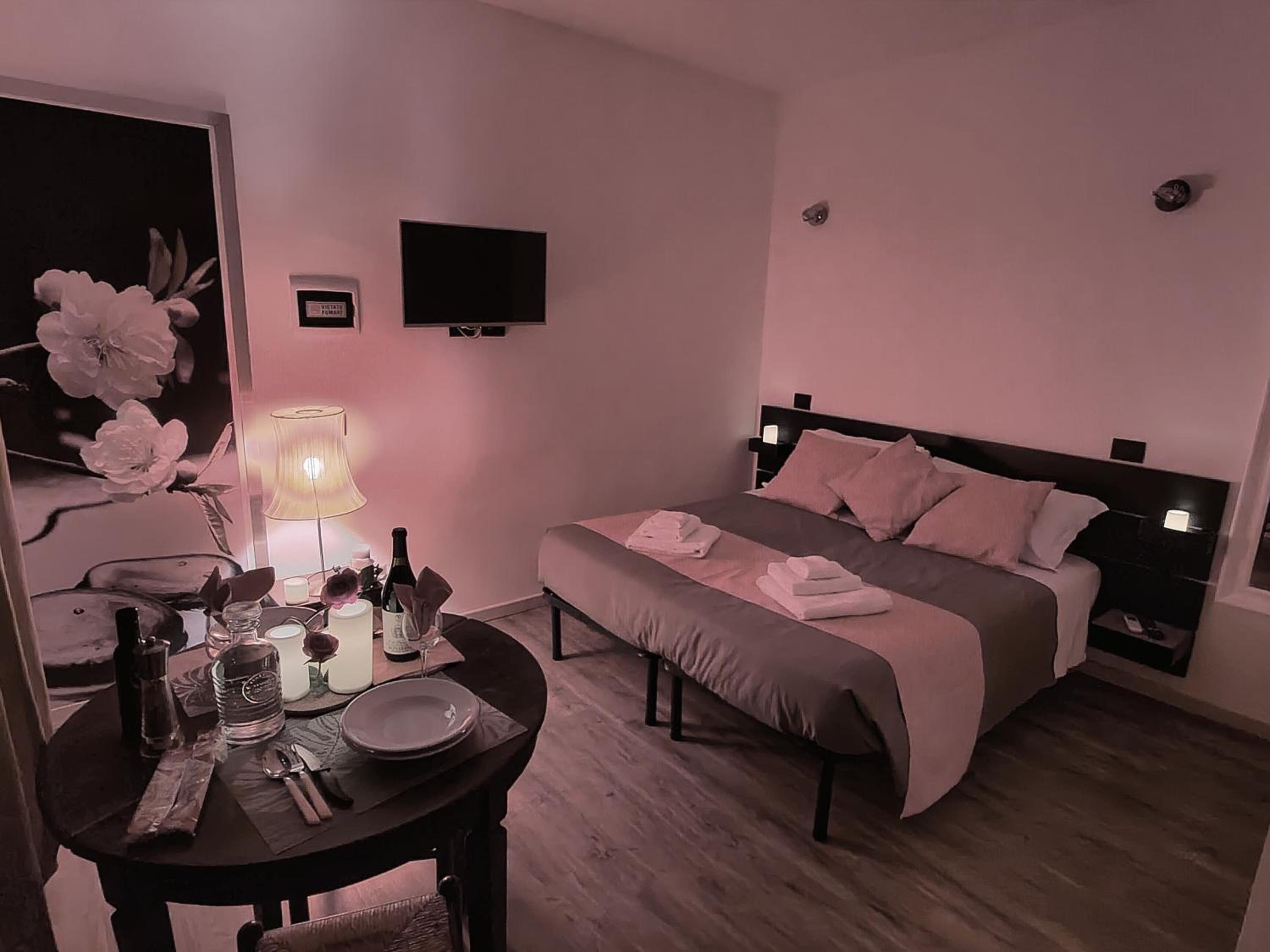 Triple Room with Private Bathroom - Photo 17