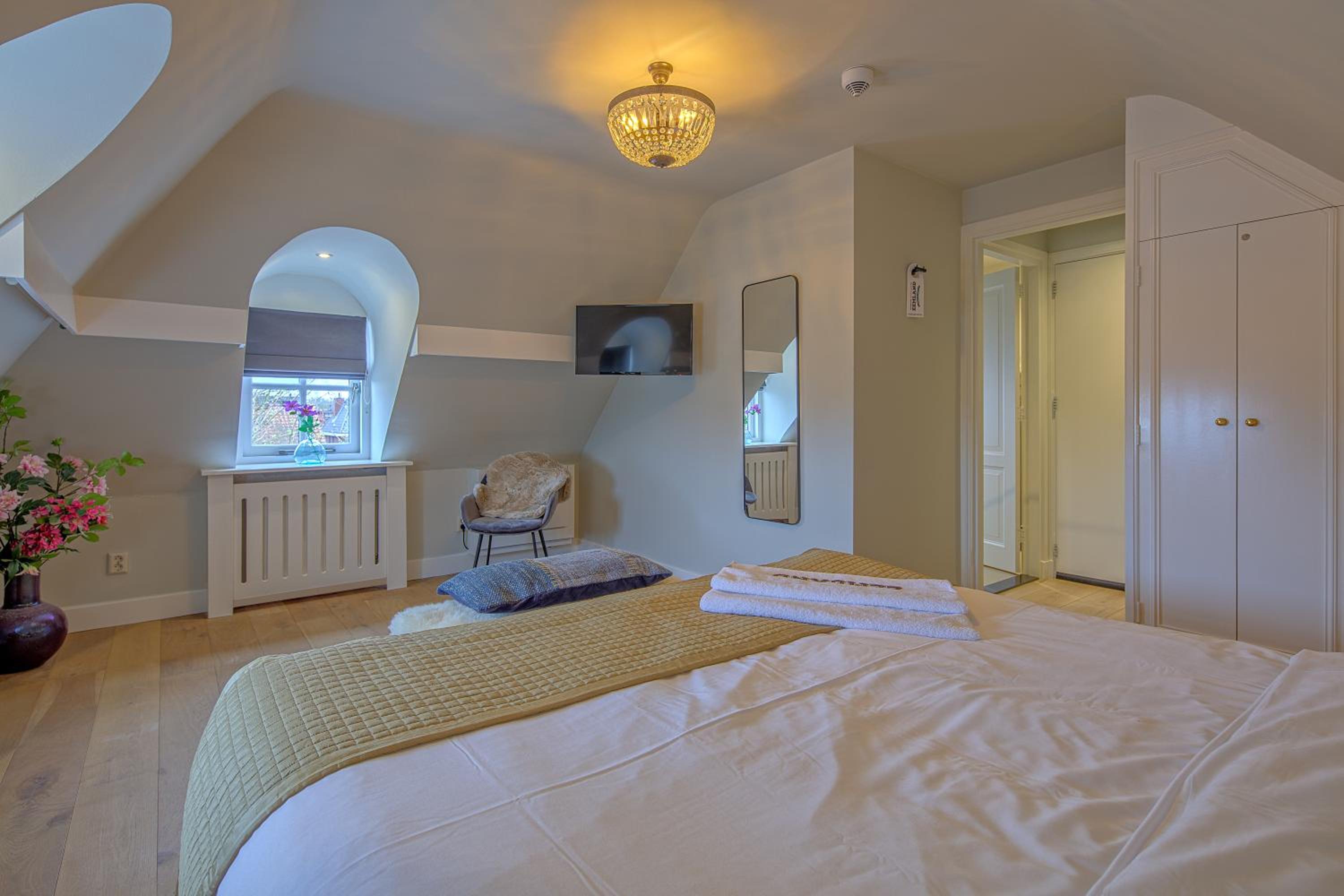Deluxe Suite - Photo 1