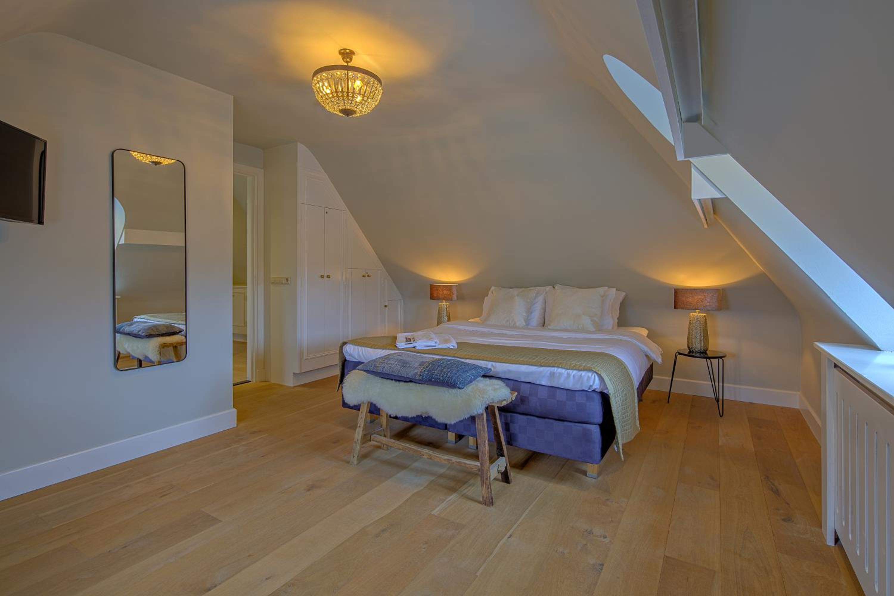 Deluxe Suite - Photo 8