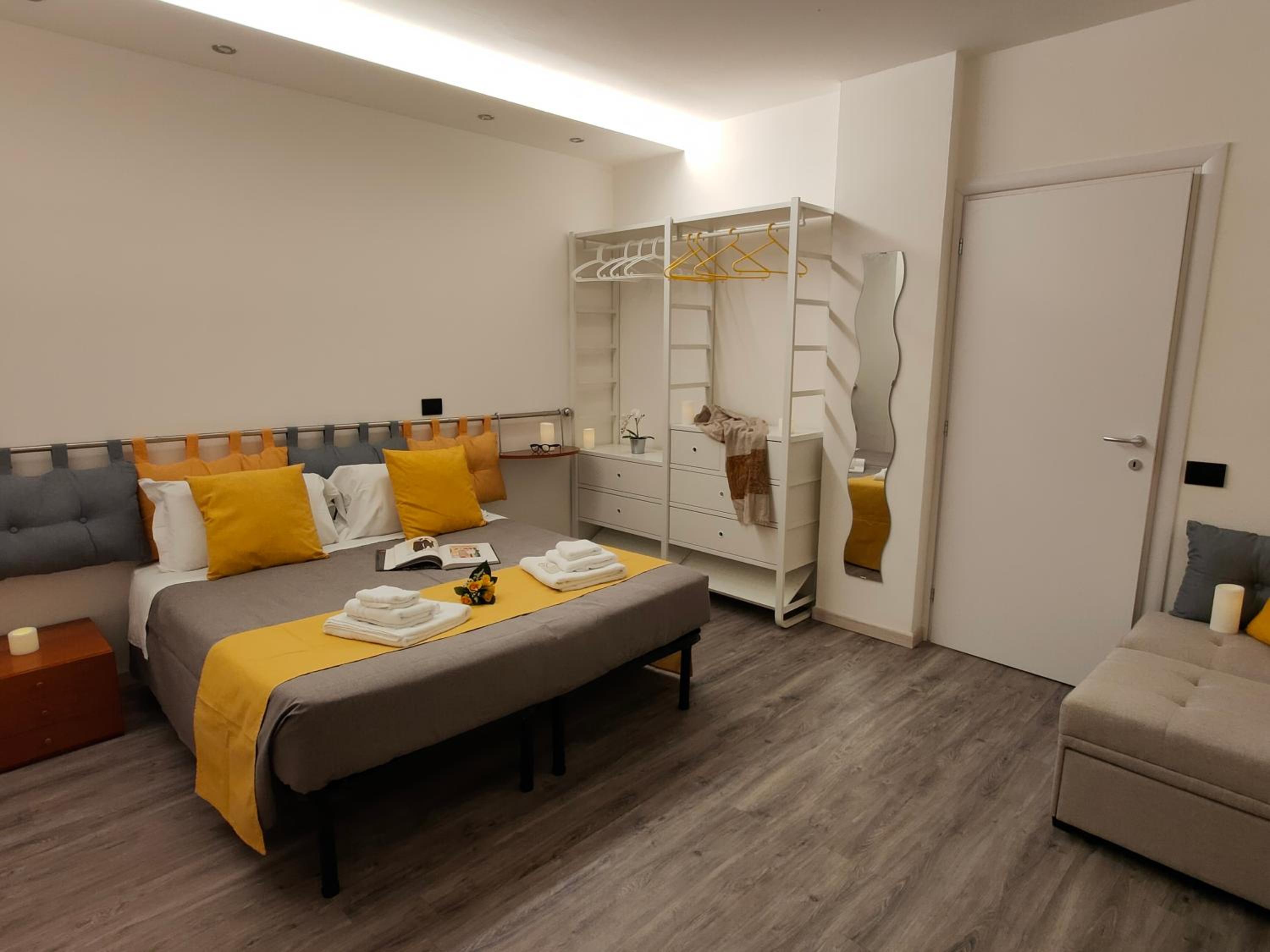 Quadruple Room with Private Bathroom - Photo 12