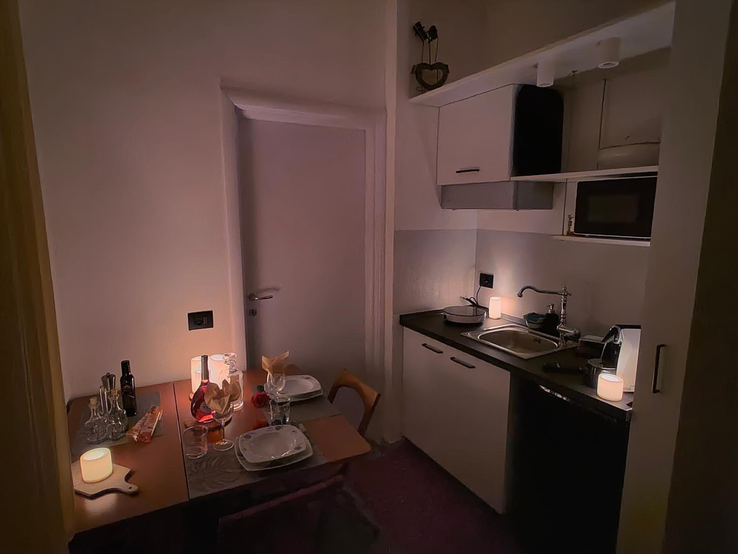 Quadruple Room with Private Bathroom - Photo 22
