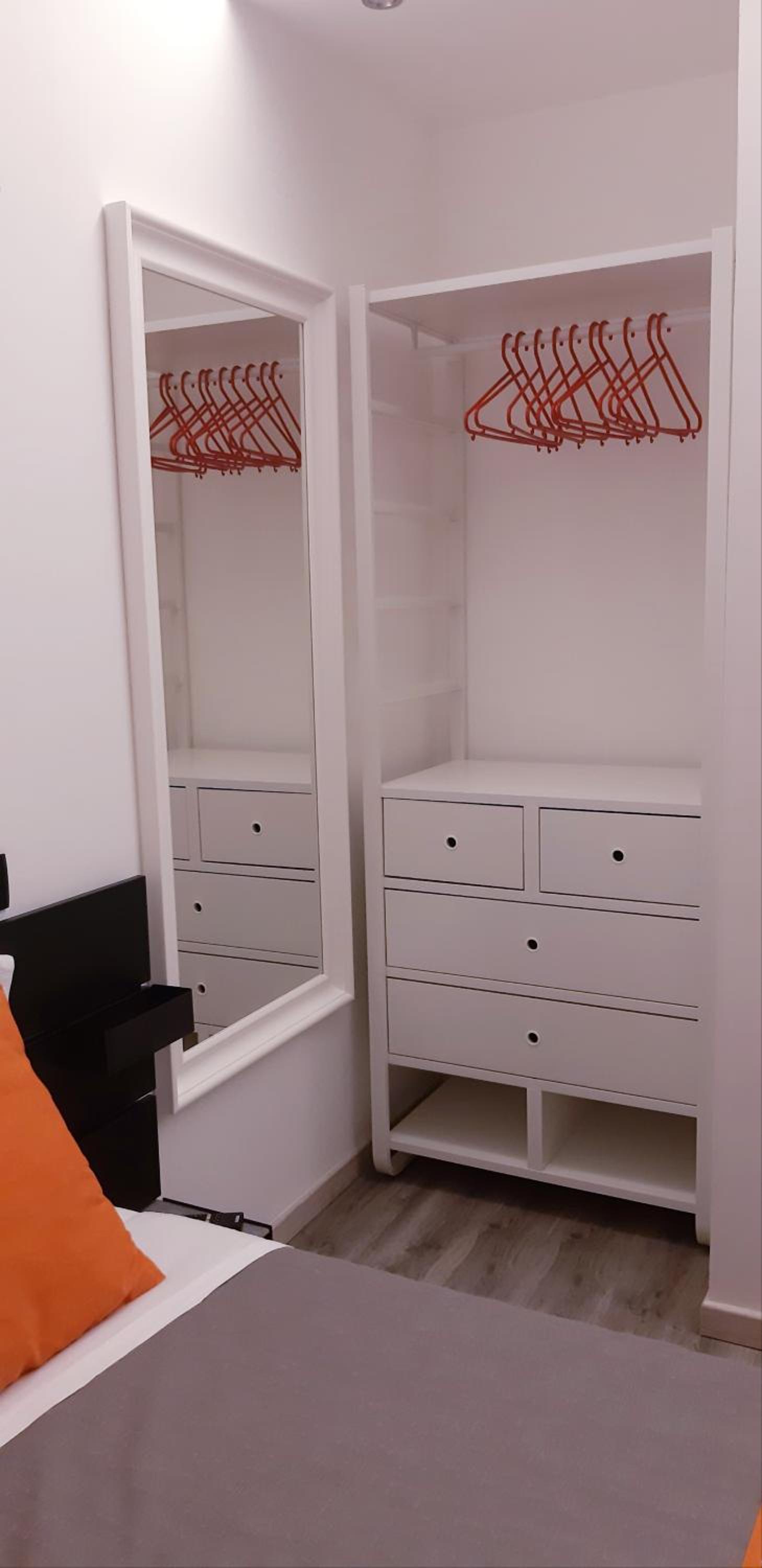 Quadruple Room with Private Bathroom - Photo 2