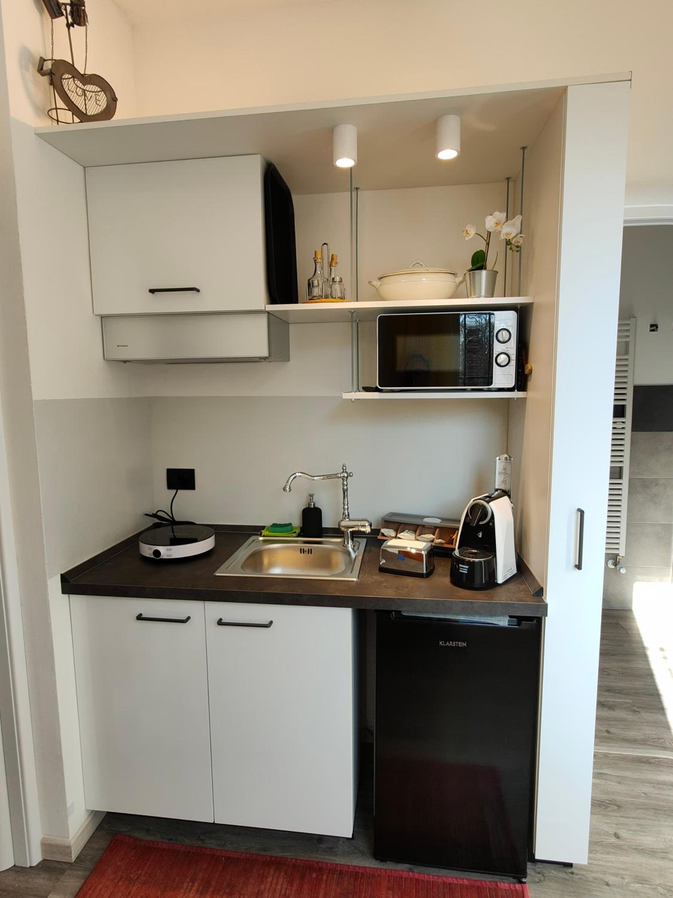 Quadruple Room with Private Bathroom - Photo 18