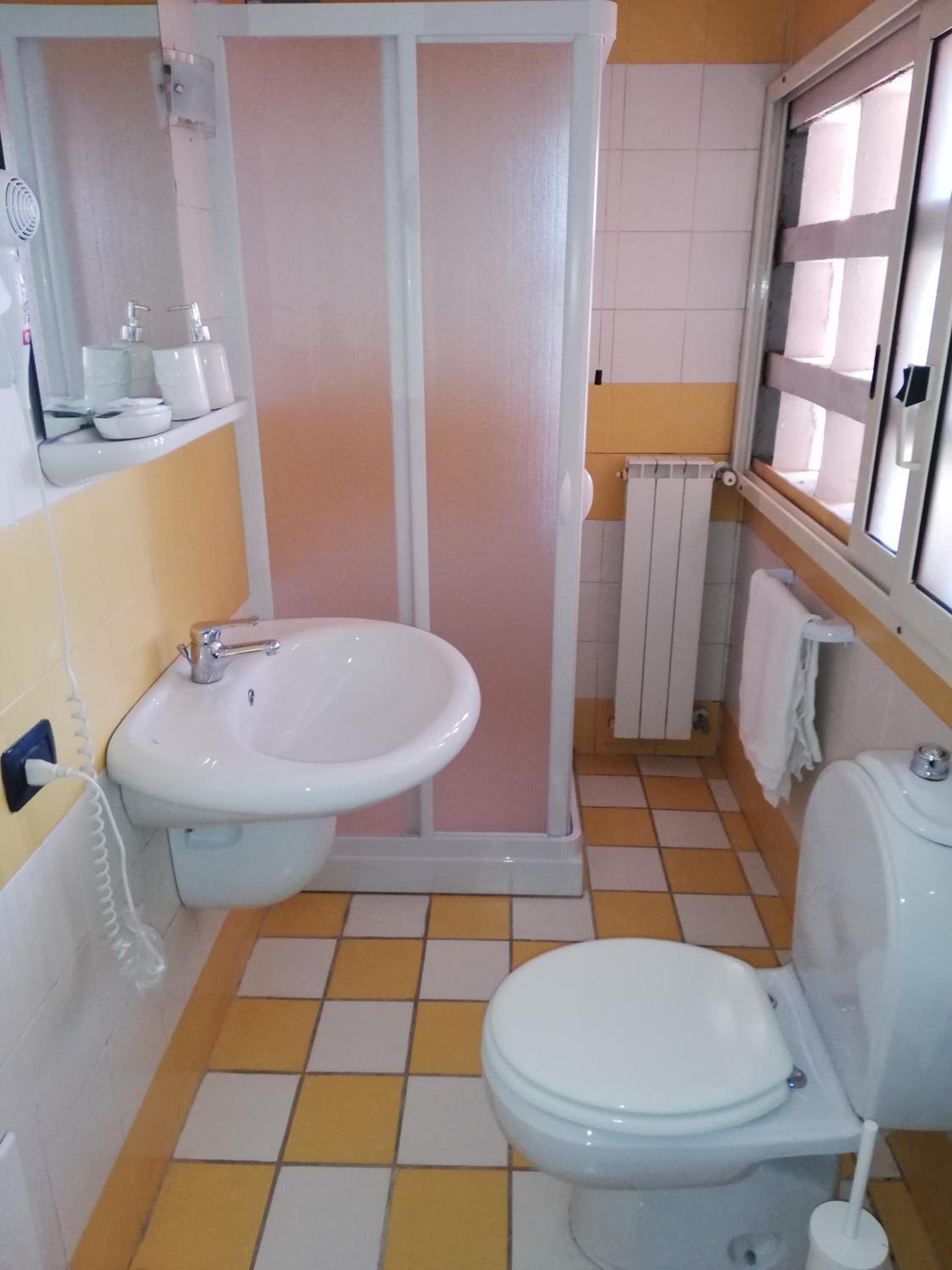 Double Room with Sea View - Photo 6