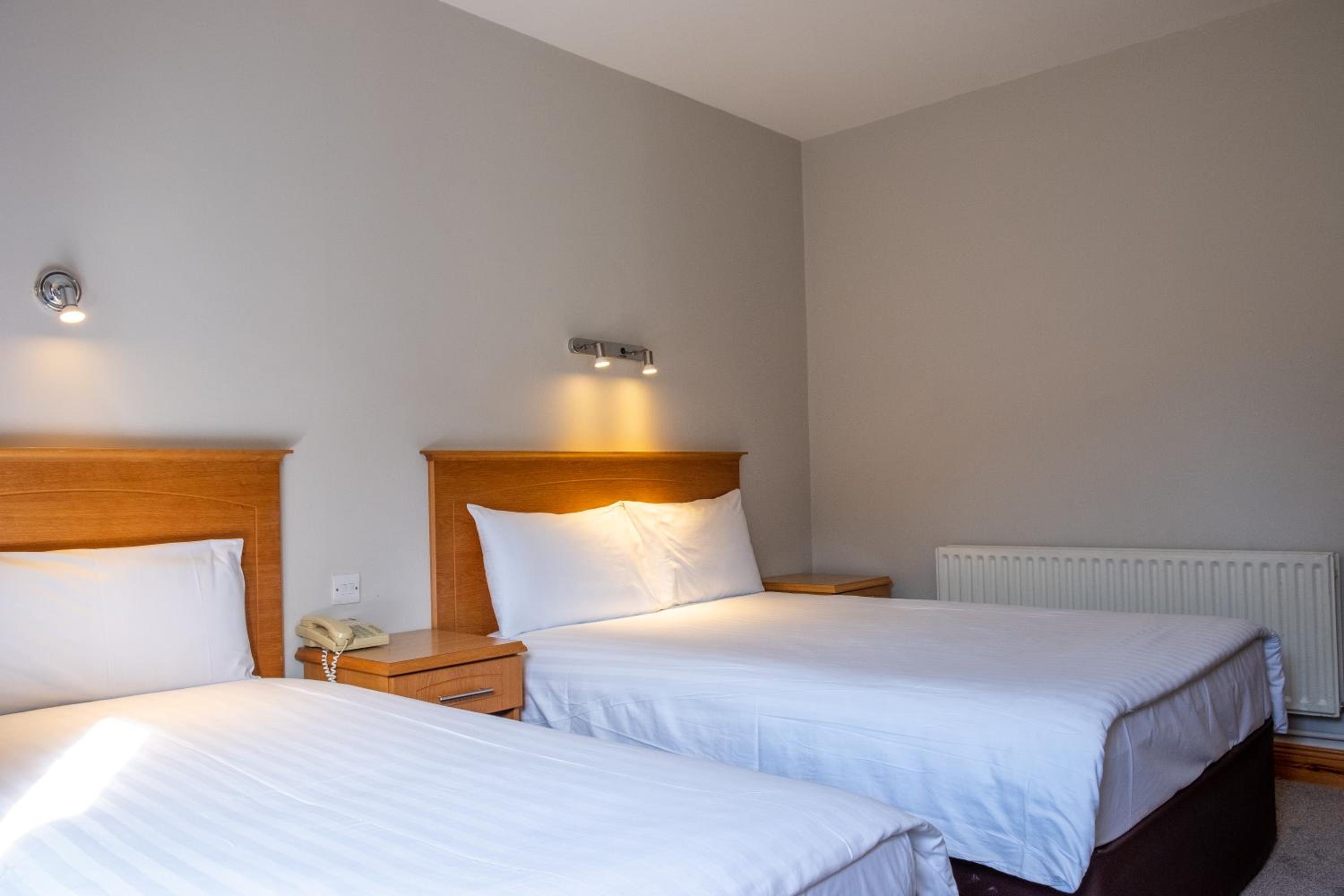 Standard Double & Single Room - Photo 2