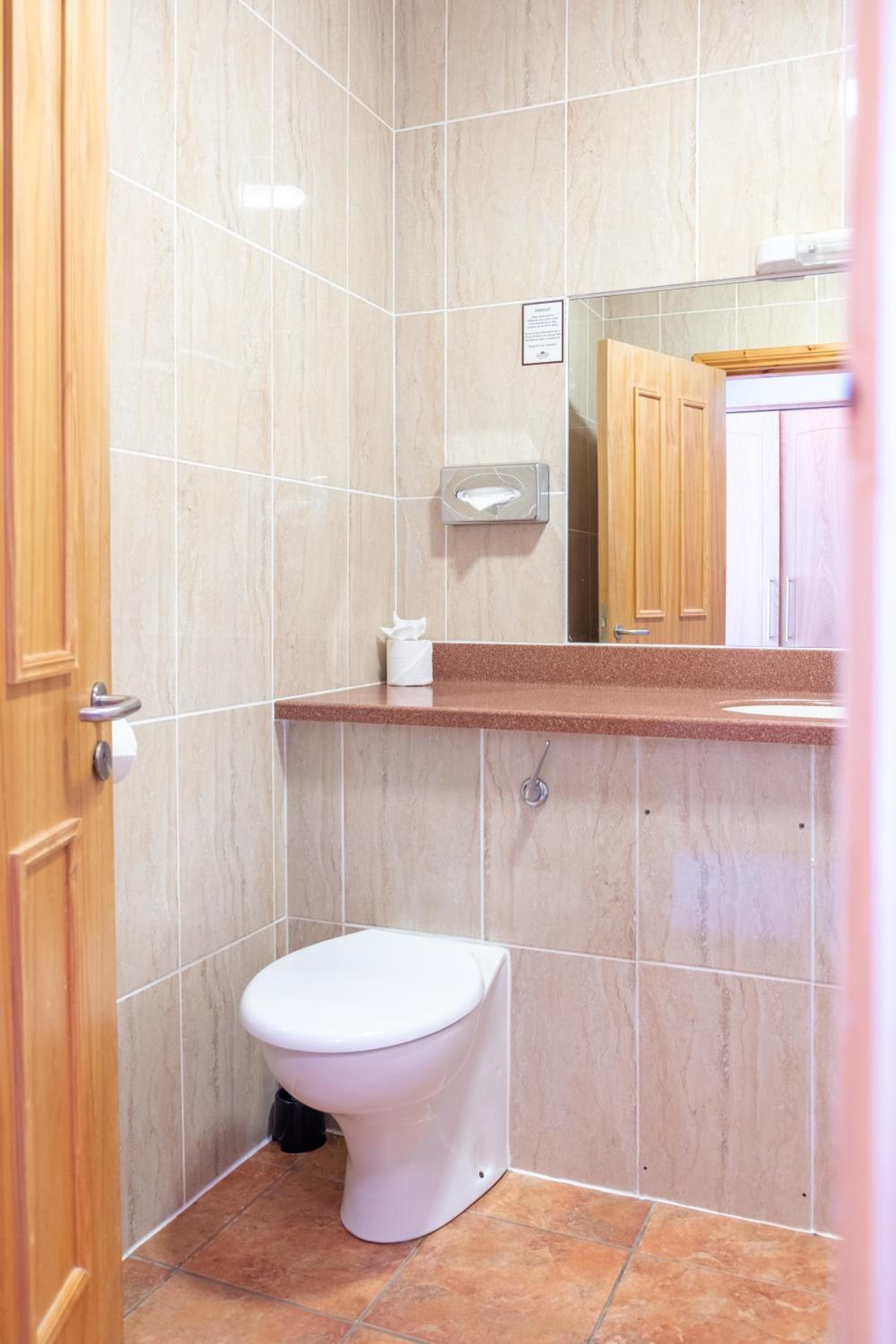 Standard Double & Single Room - Photo 3