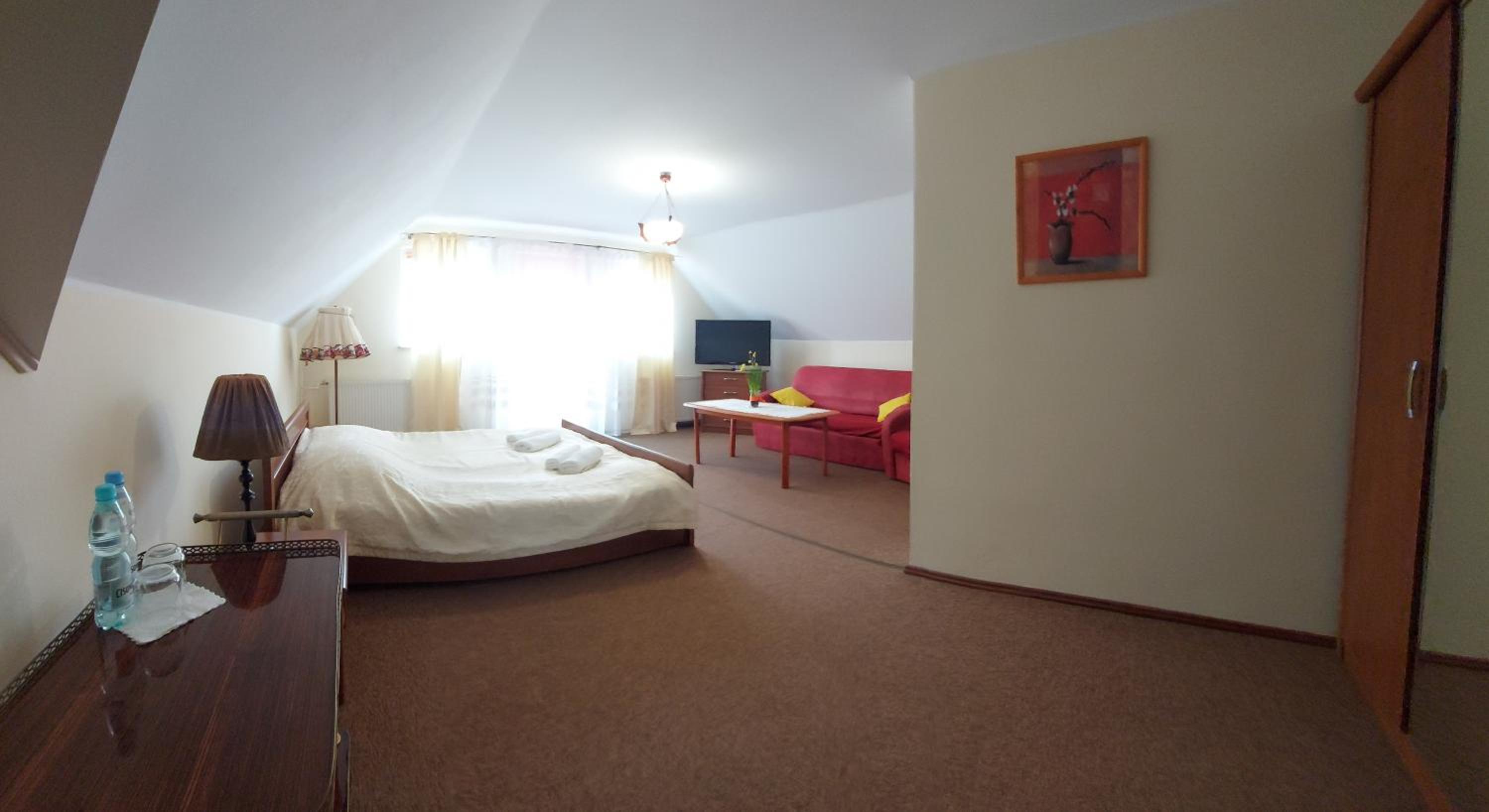 Suite - Photo 1