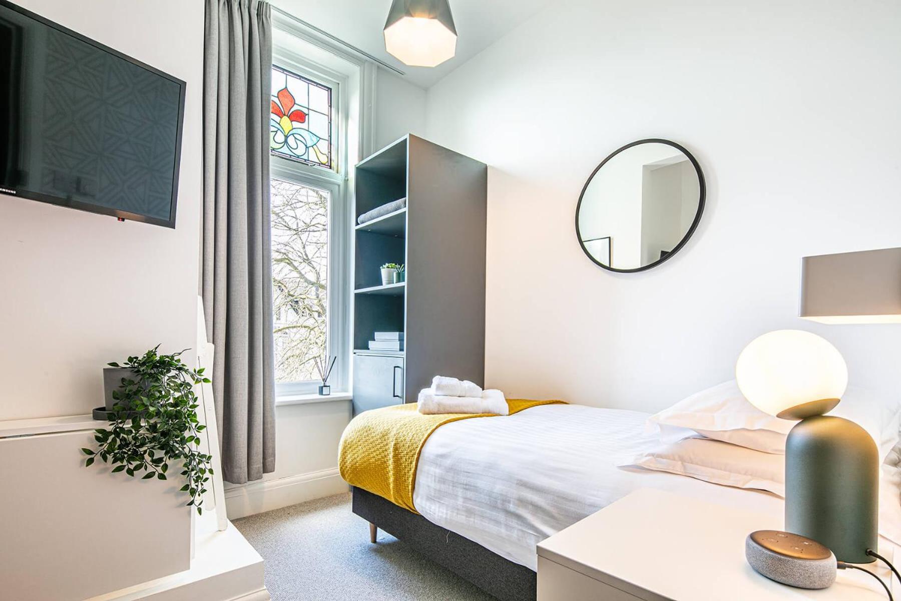 Compact Single Room (First Floor) - Photo 1