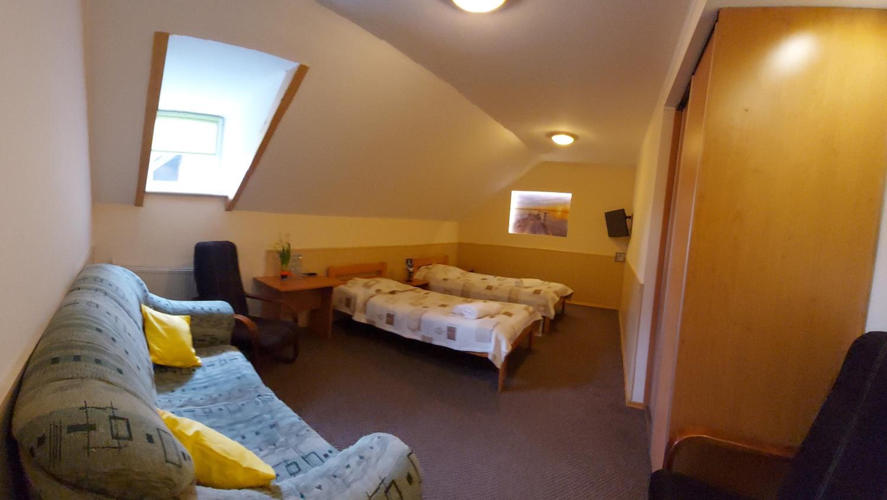 Double Room - Photo 7