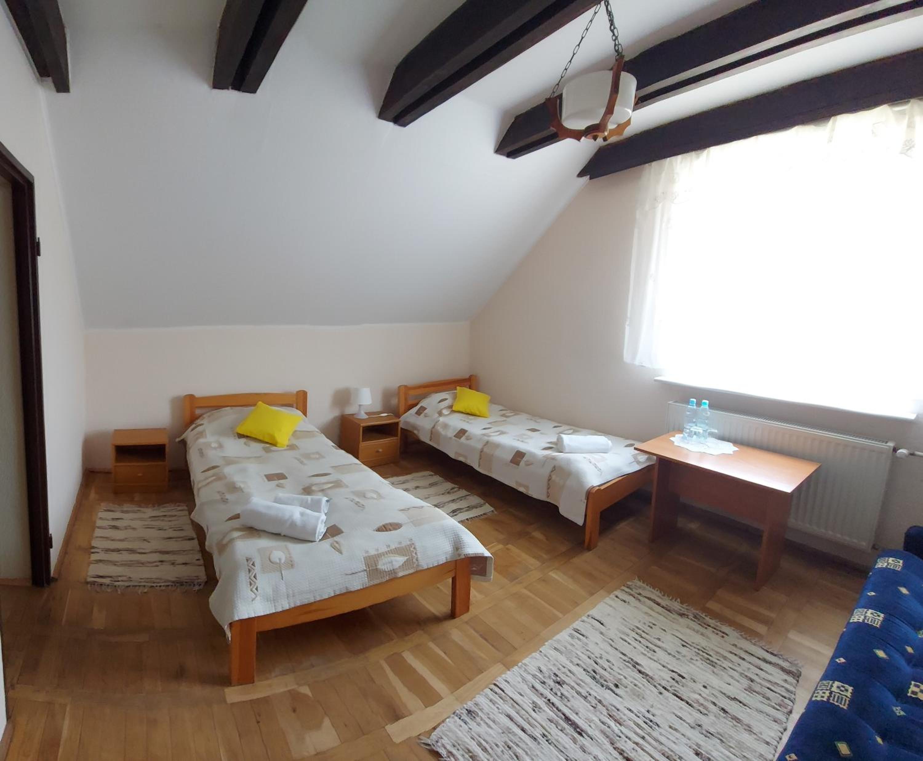 Double Room - Photo 8