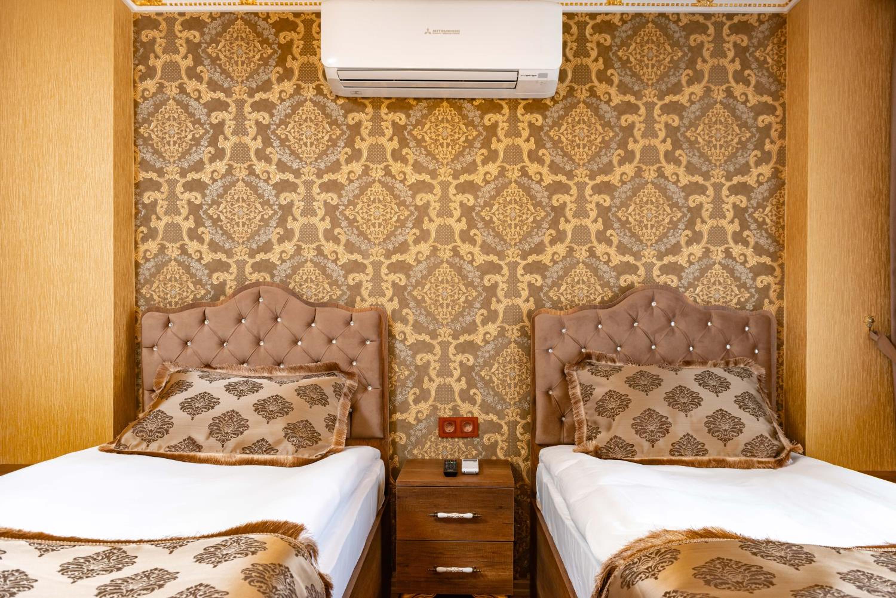 Deluxe Twin Room photo 2