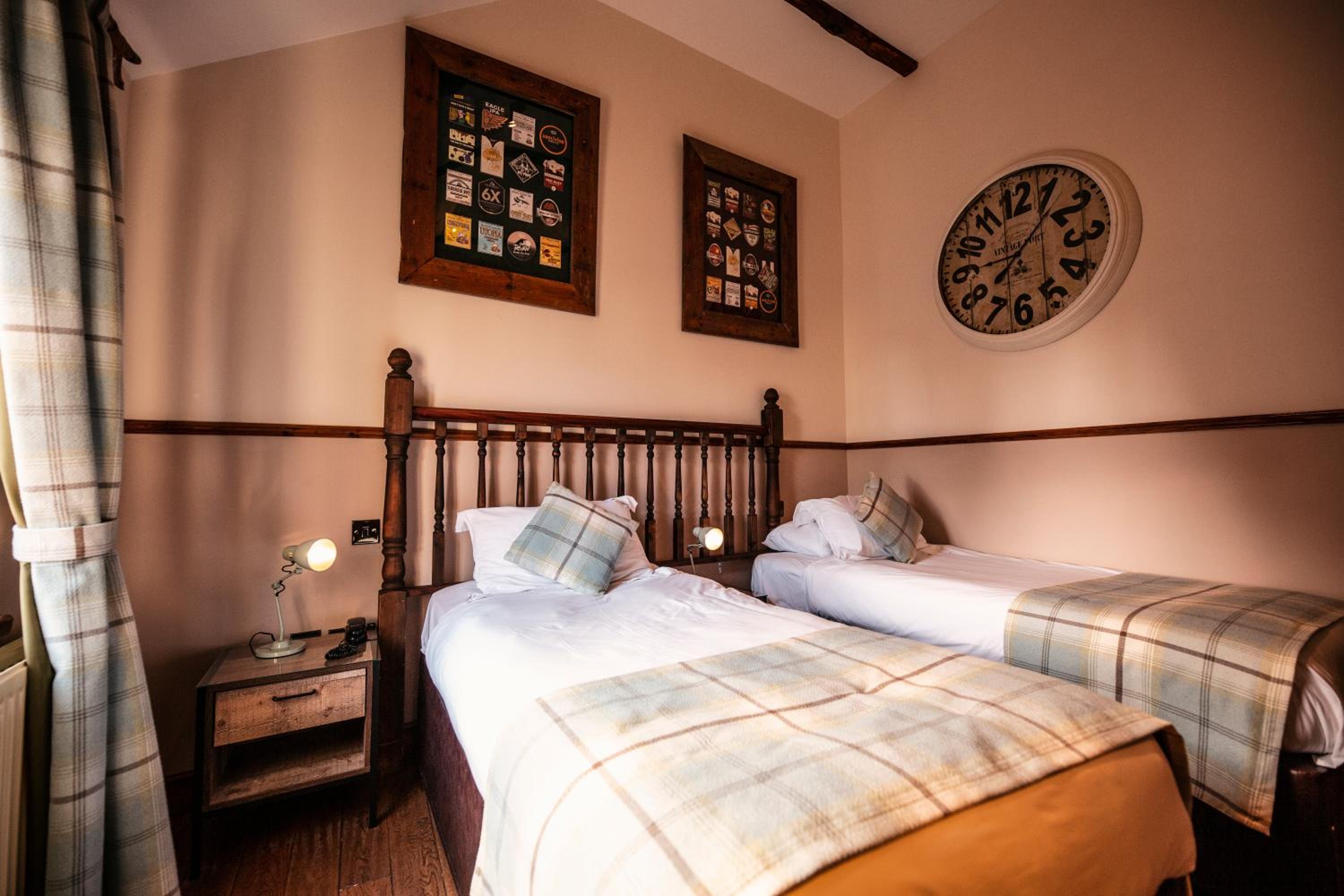 Double or Twin Room with Courtyard View - Photo 1