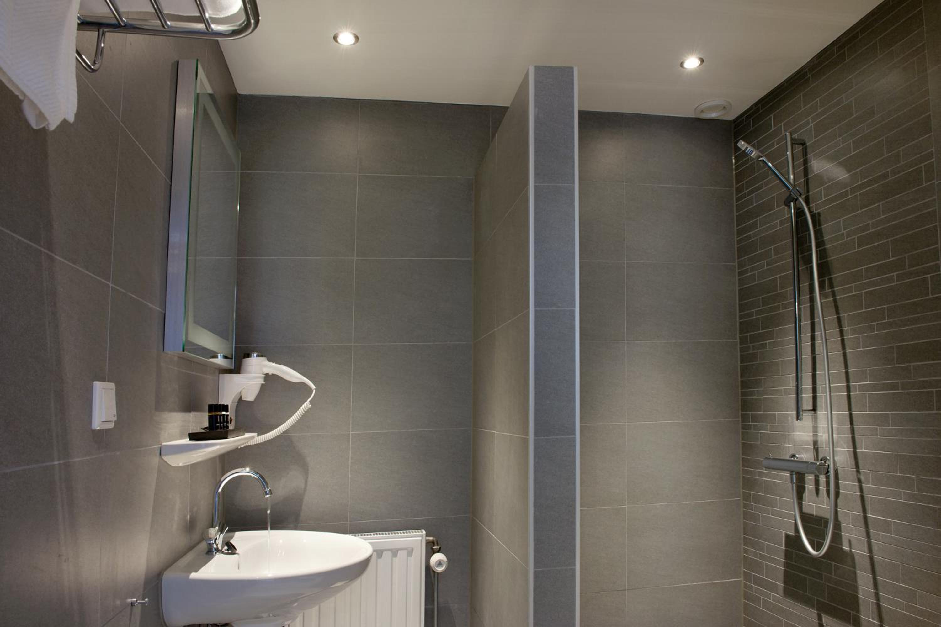 Deluxe Double Room with Shower photo 2