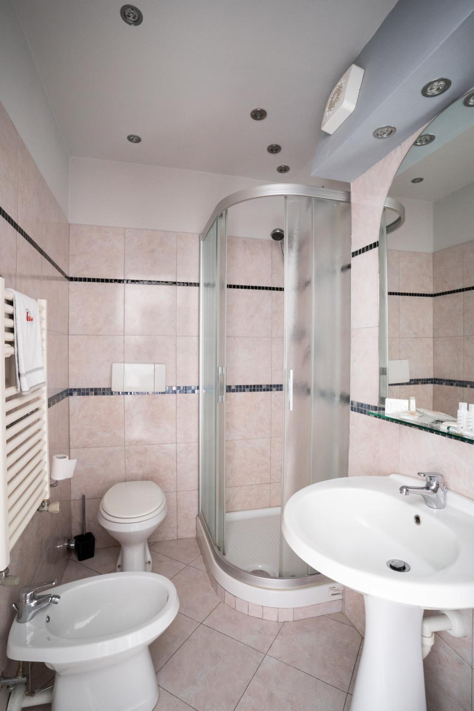 Triple Room - Photo 3