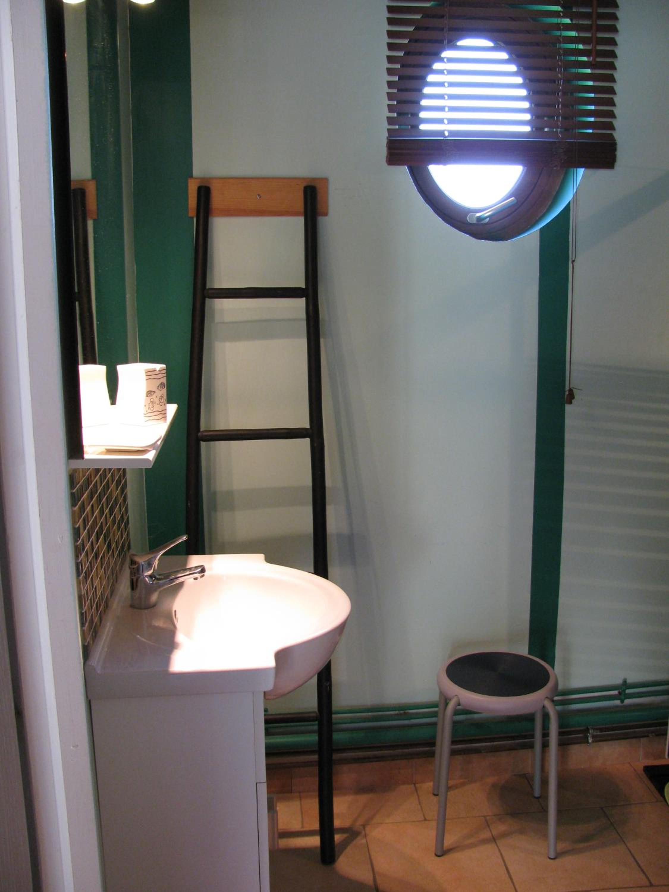 One-Bedroom House - Photo 30