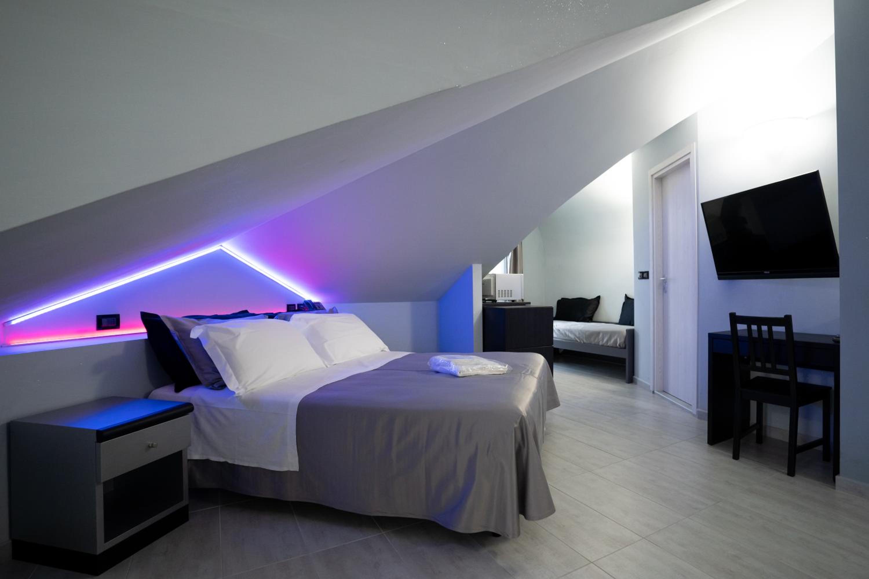 Quadruple Room - Photo 3