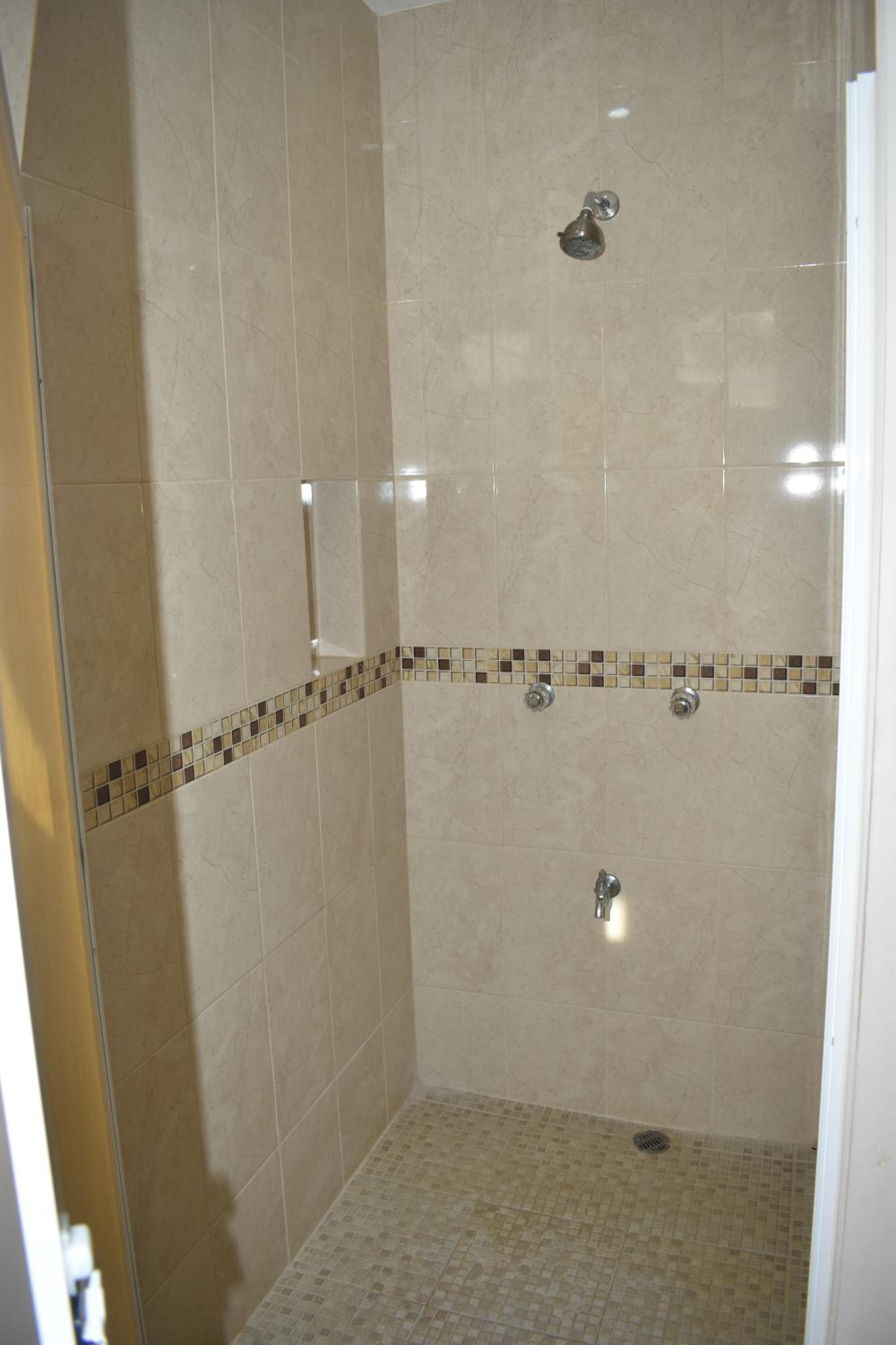 Suite - Photo 2