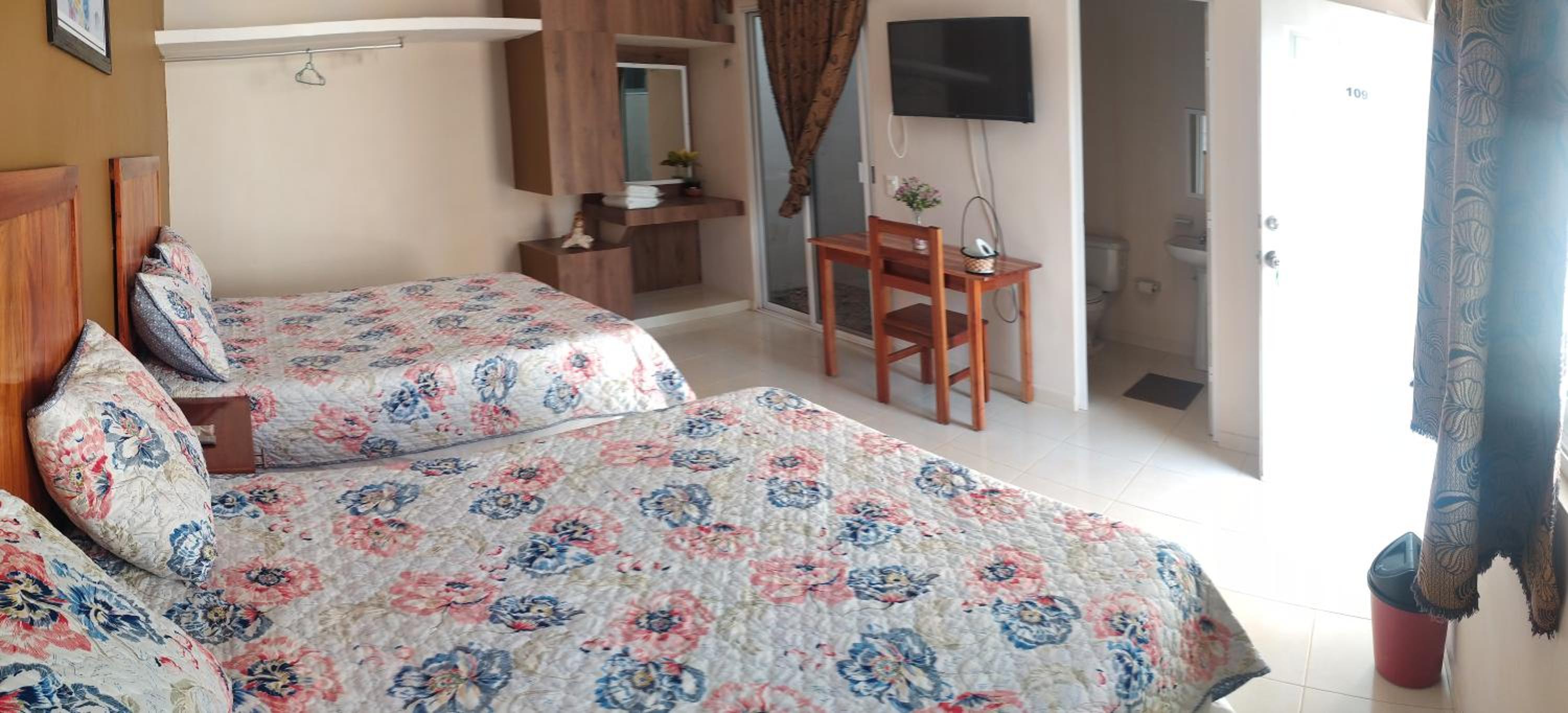 Double Room with Two Double Beds - Photo 1
