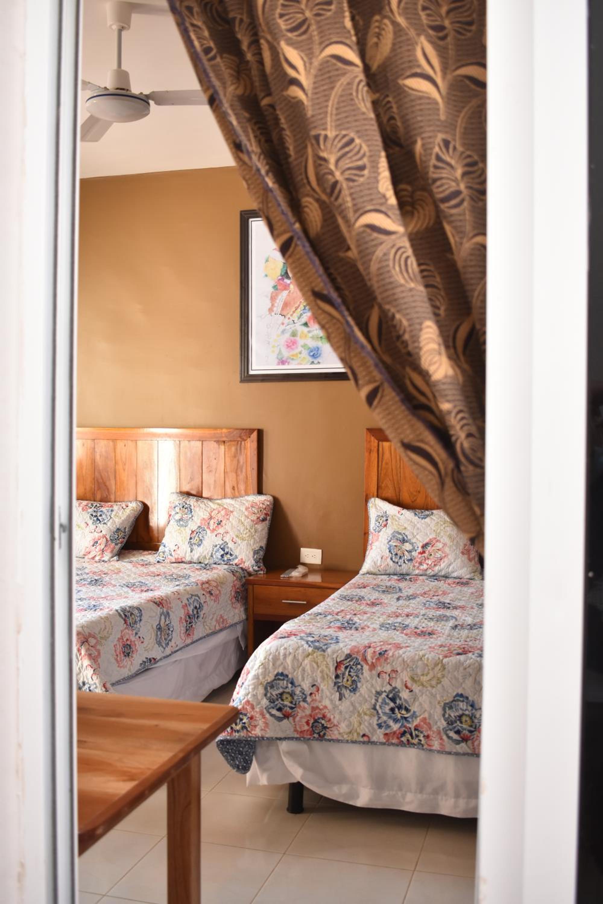 Double Room with Two Double Beds - Photo 6