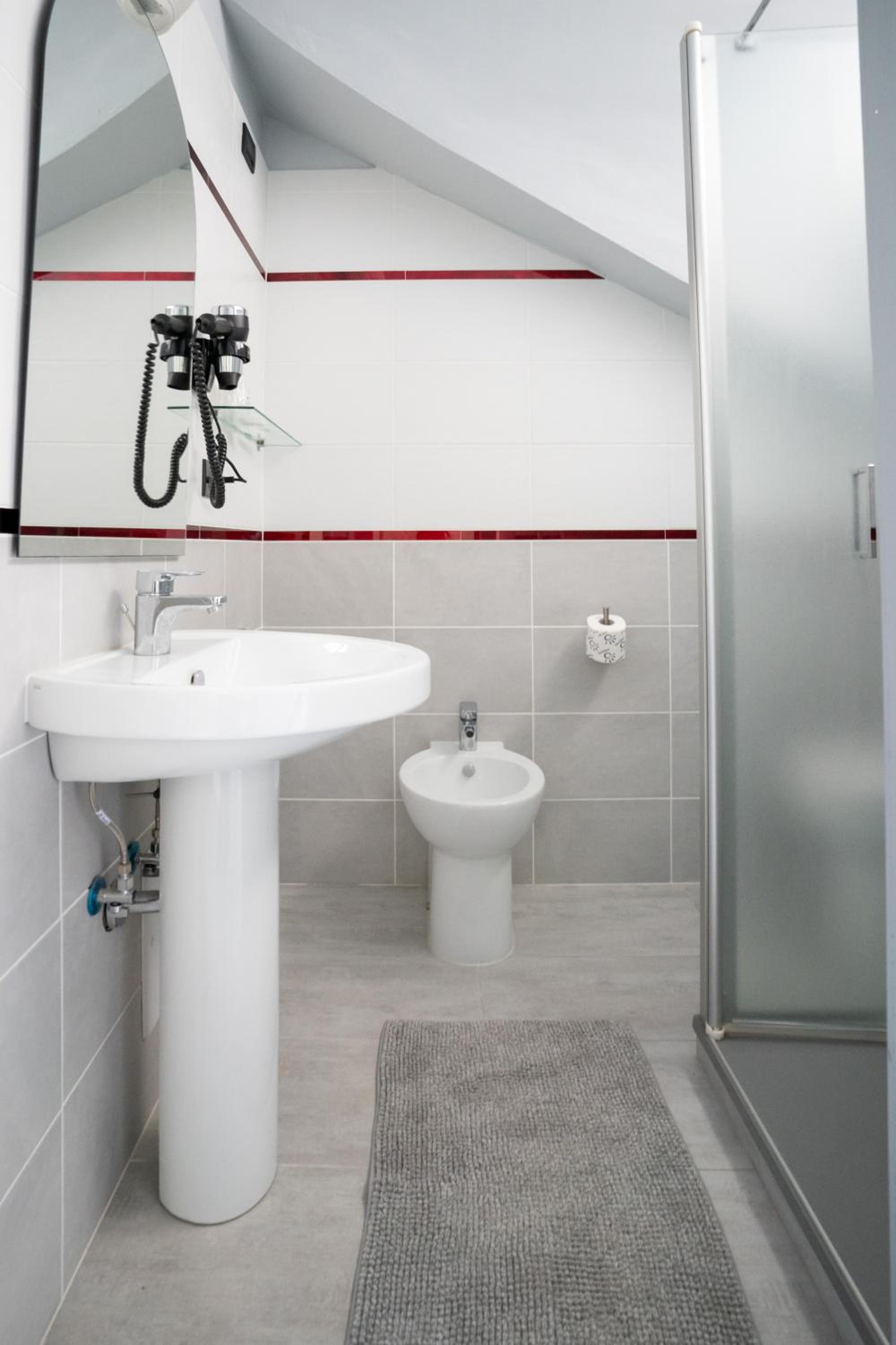 Single Room photo 3