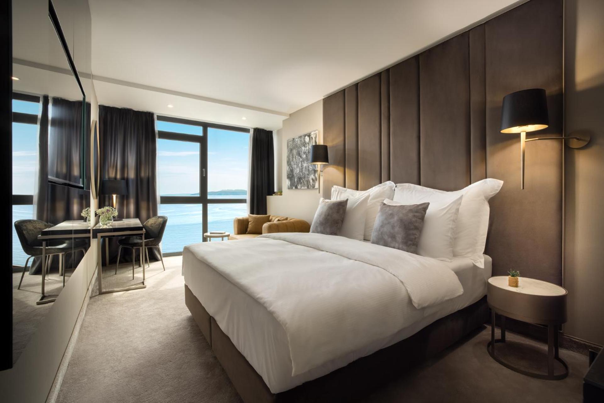 Premium Triple Room With Sea View