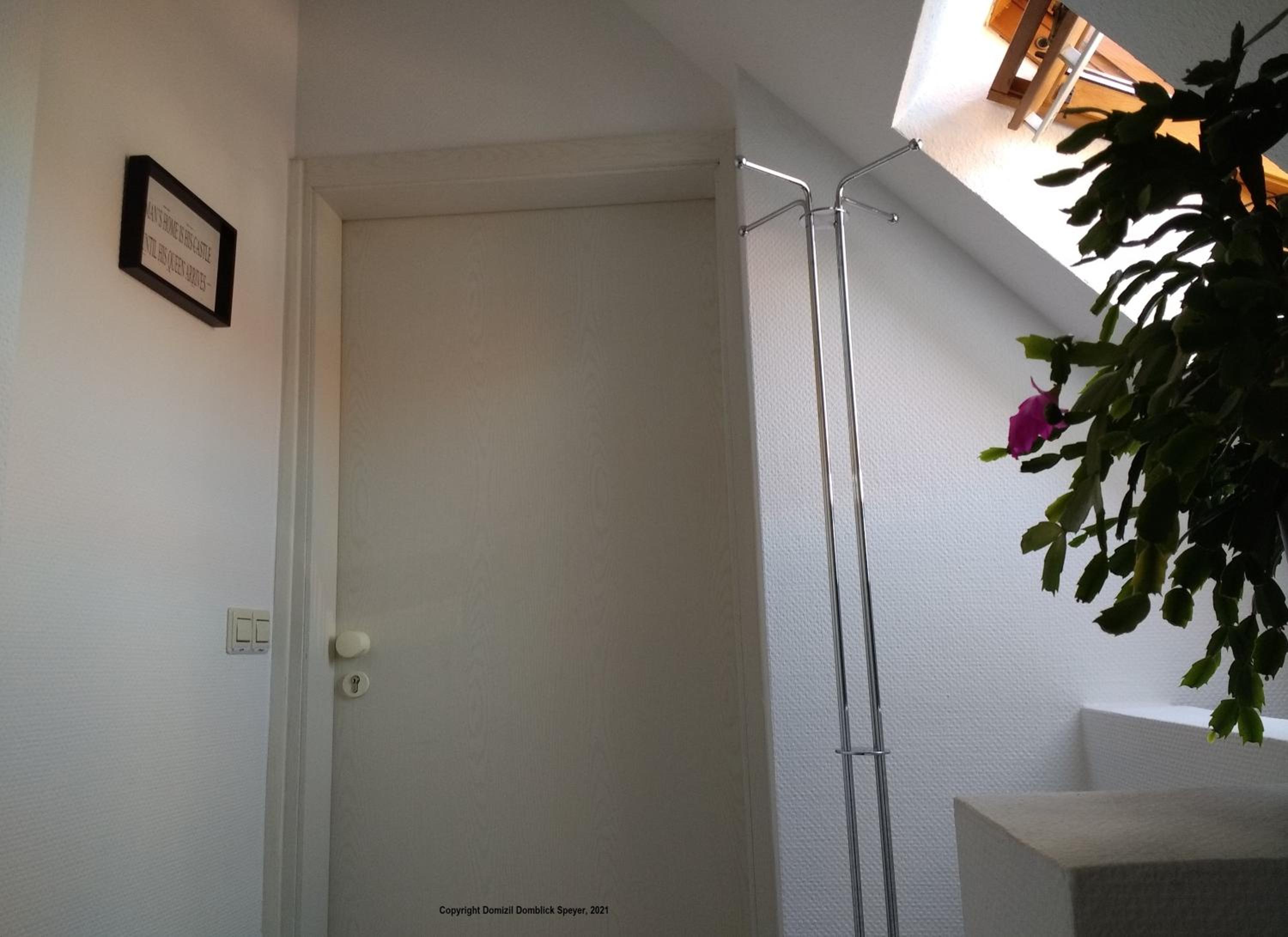 Studio Apartment photo 3