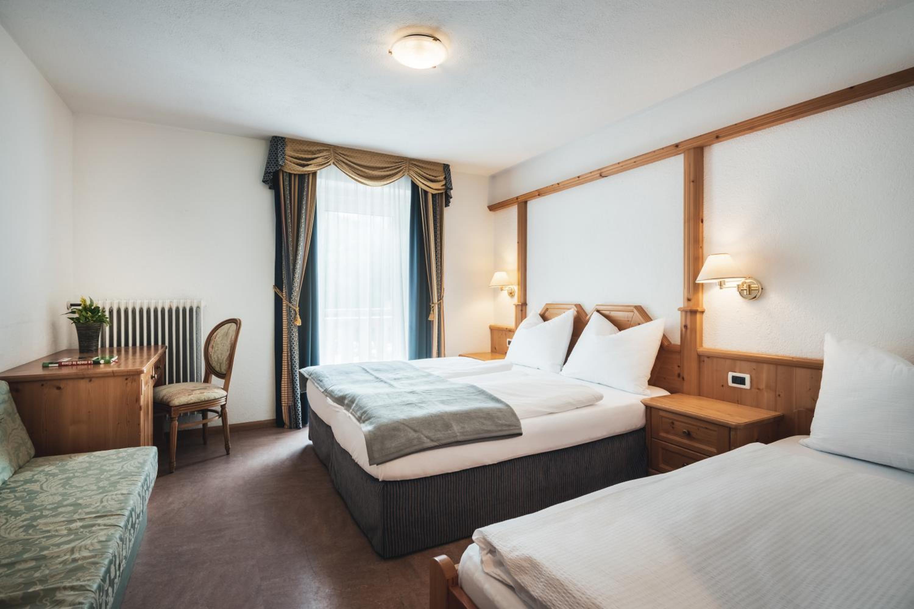 Double Room with Balcony - Photo 4