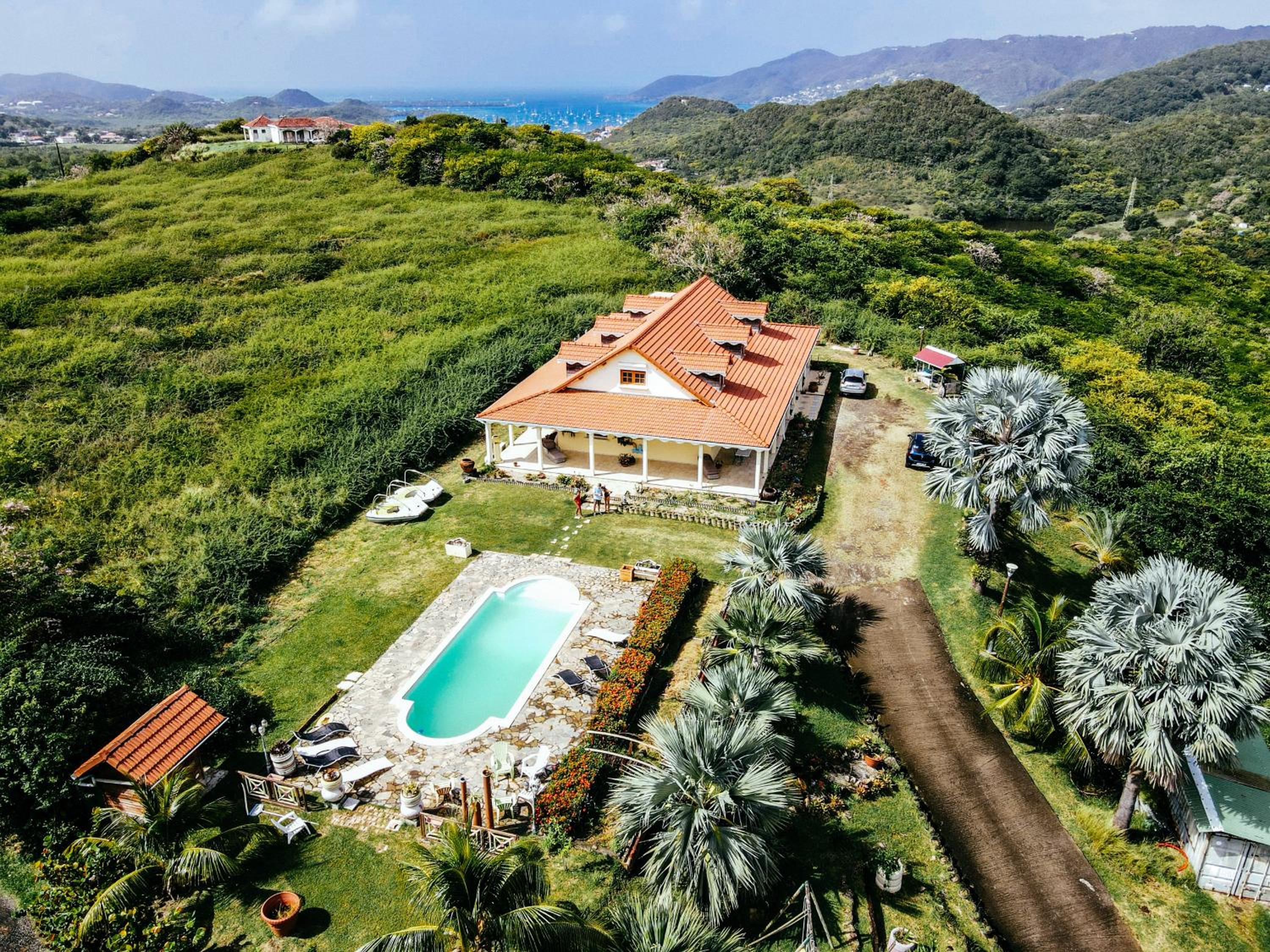 Double Room with Pool View - Photo 19