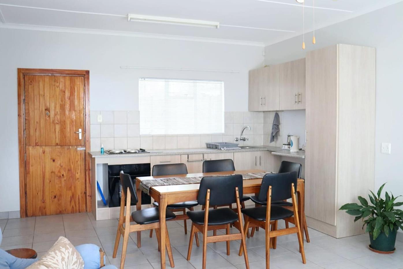 One-Bedroom Apartment - Photo 17