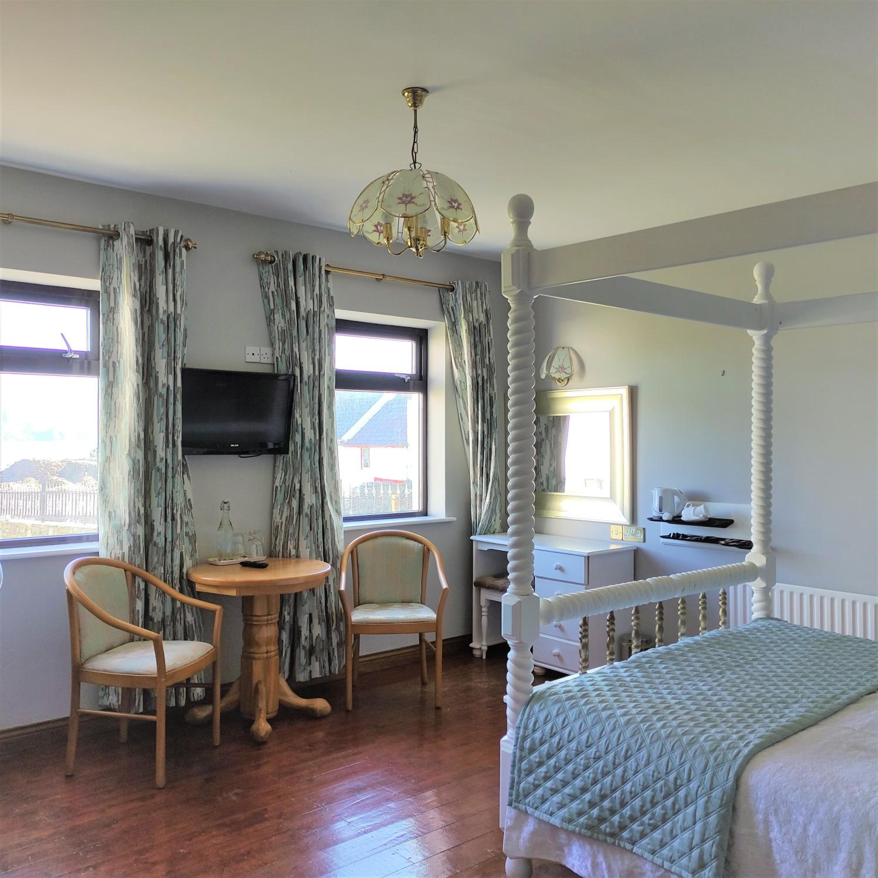 Superior King Room with Sea View photo 2