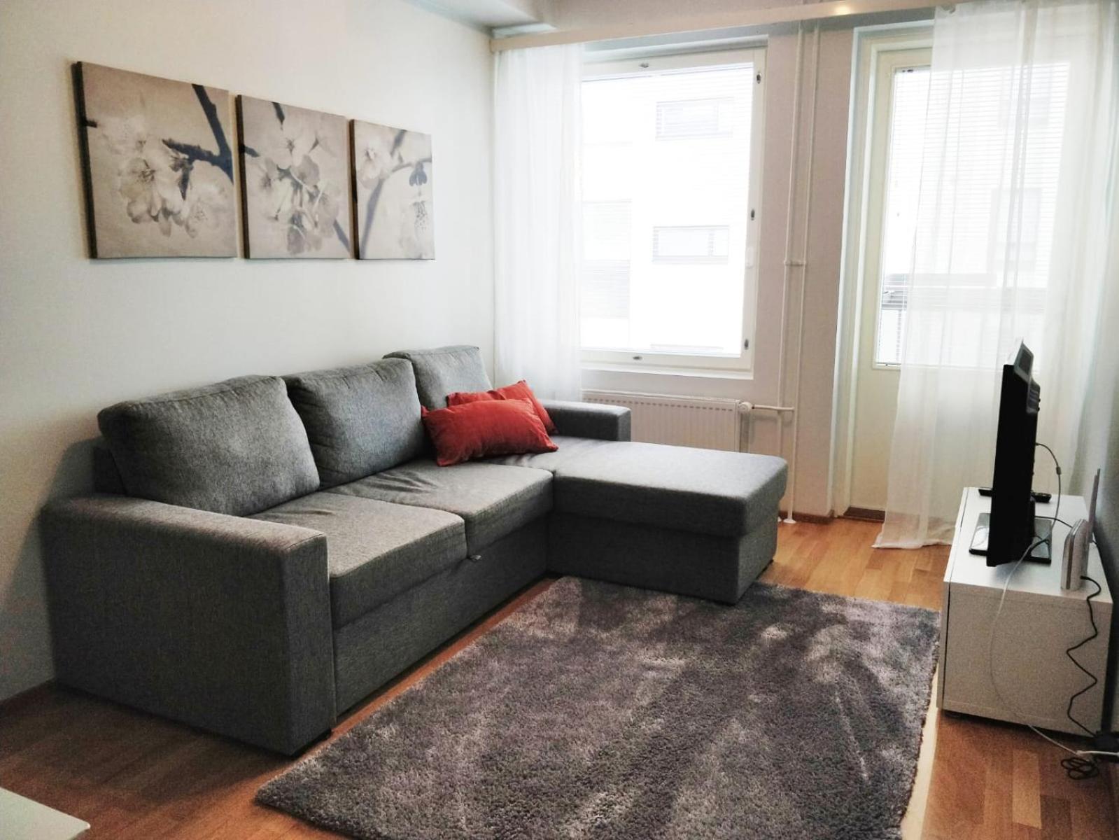 One-Bedroom Apartment - Photo 3