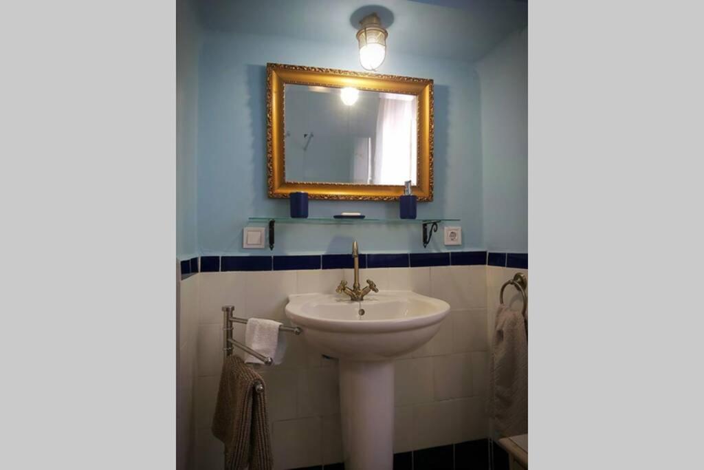 Three-Bedroom House - Photo 19
