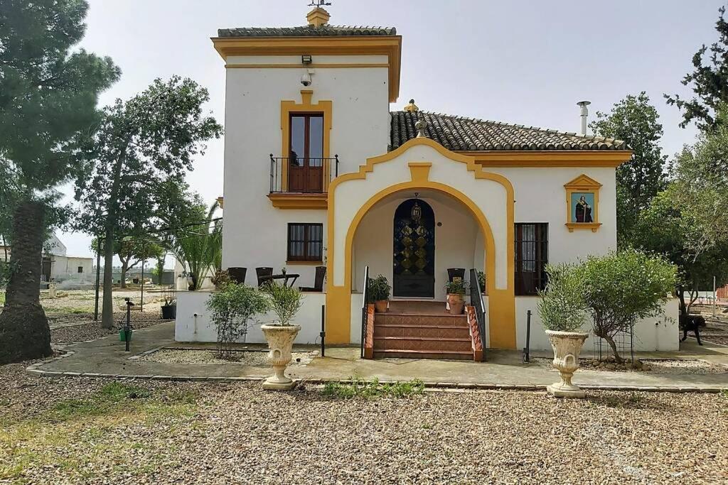 Three-Bedroom House - Photo 23