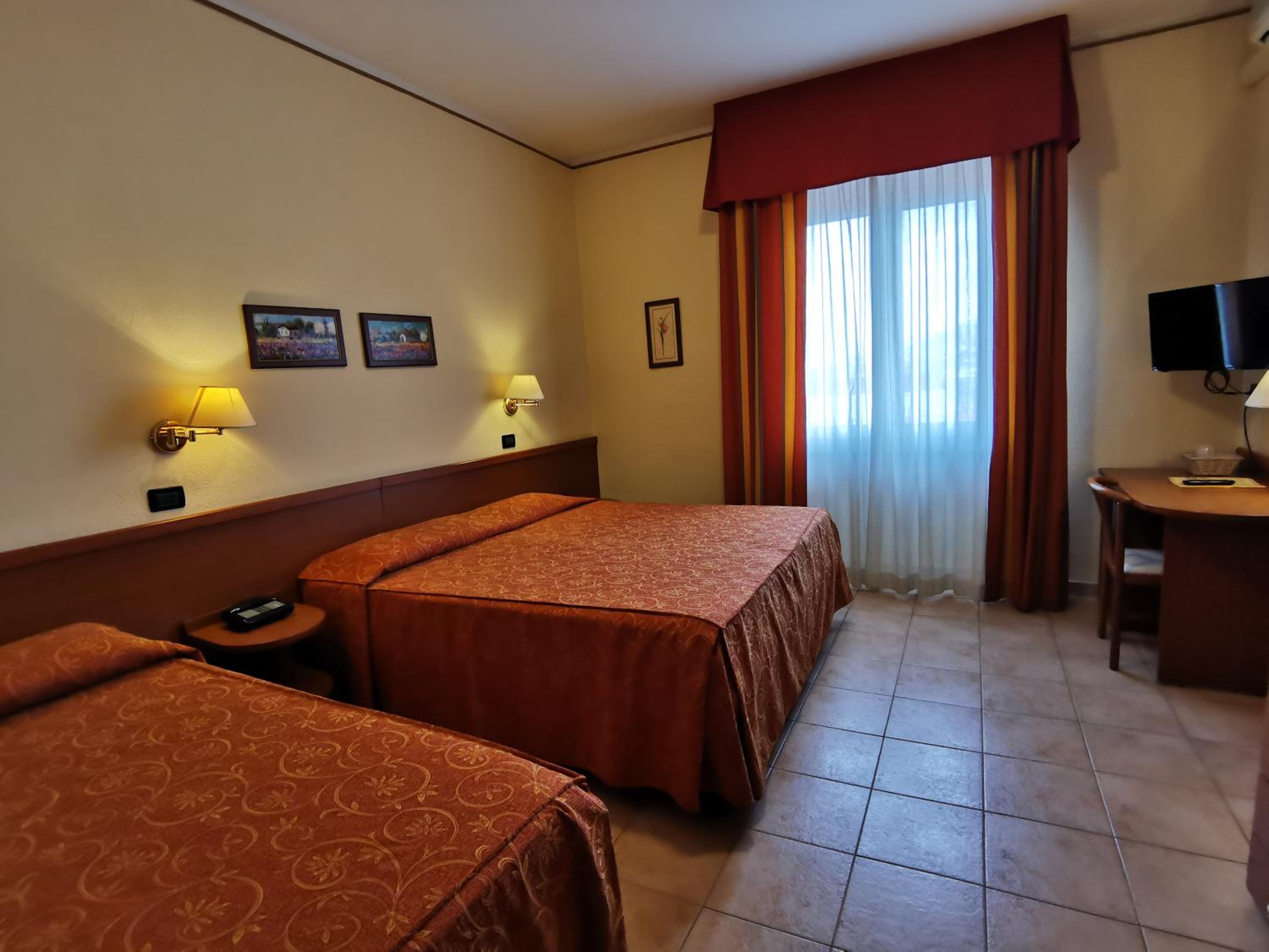 Triple Room with Bathroom photo 1
