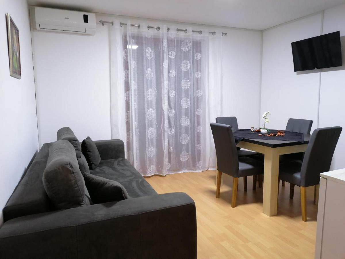 Apartment with Mountain View photo 3