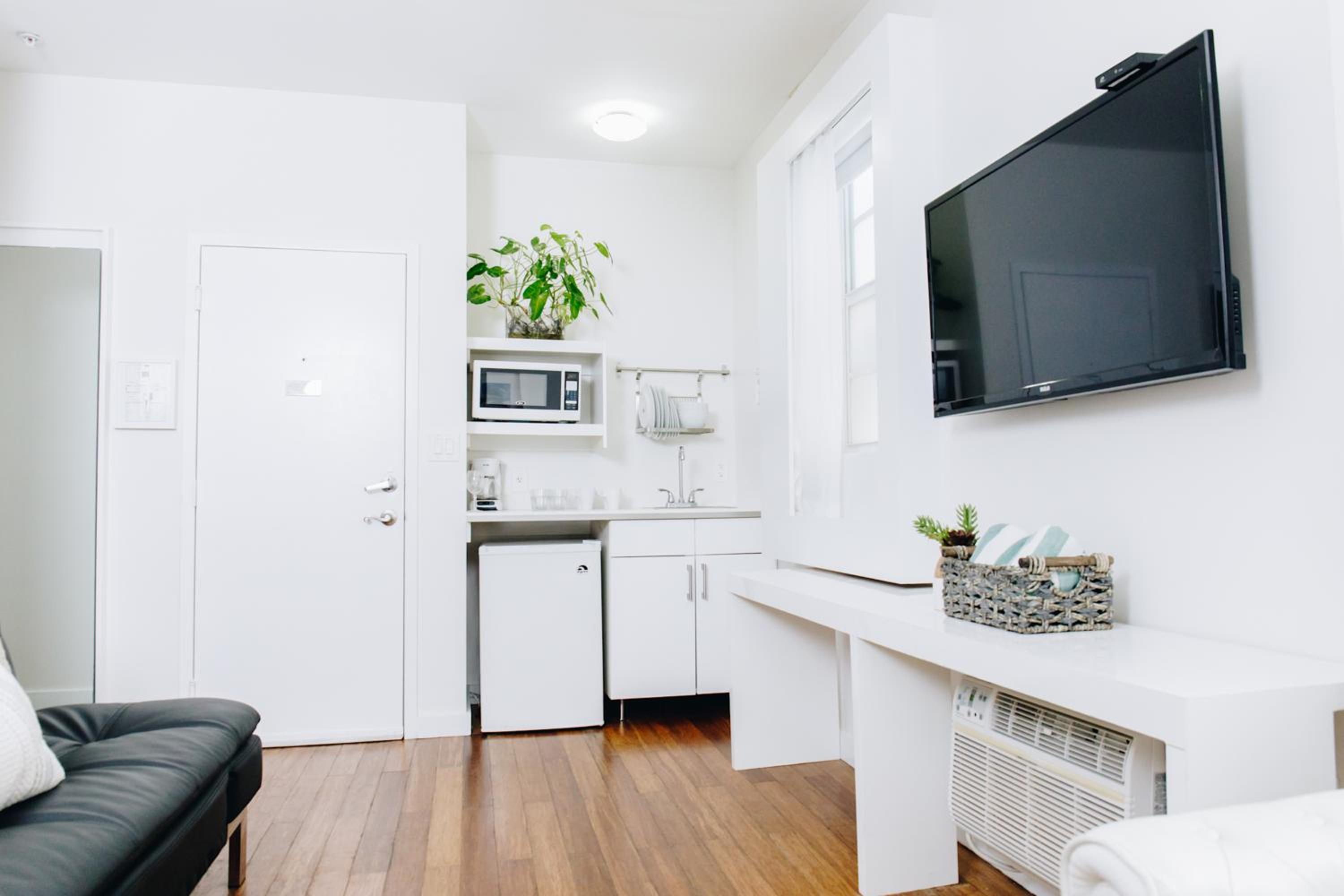 One Bedroom Apartment - Photo 1
