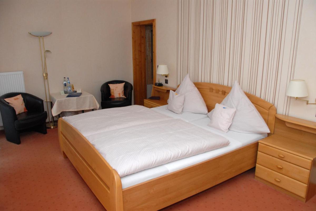 Double Room with Balcony - Photo 1
