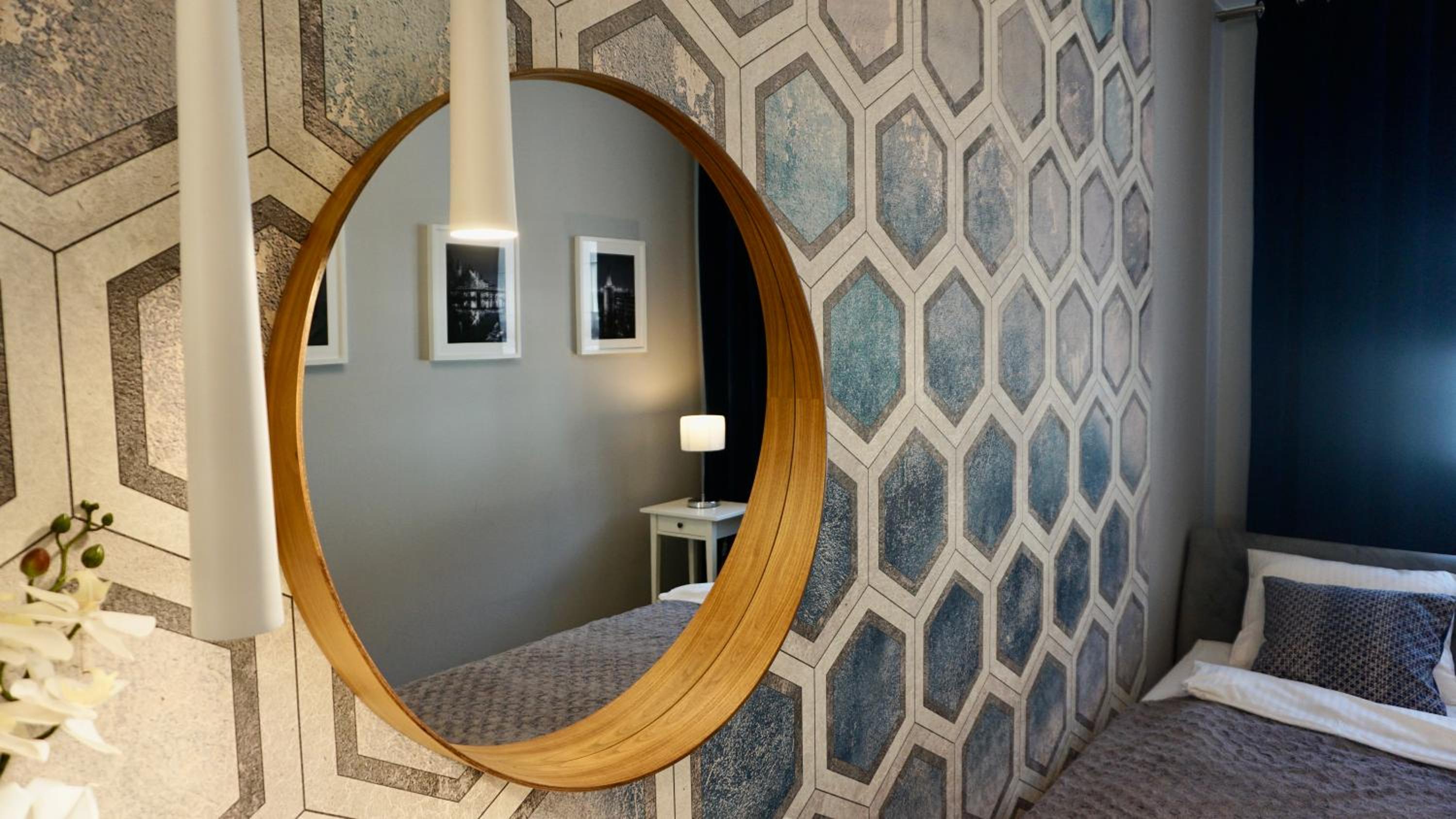 One-Bedroom Apartment - Photo 11