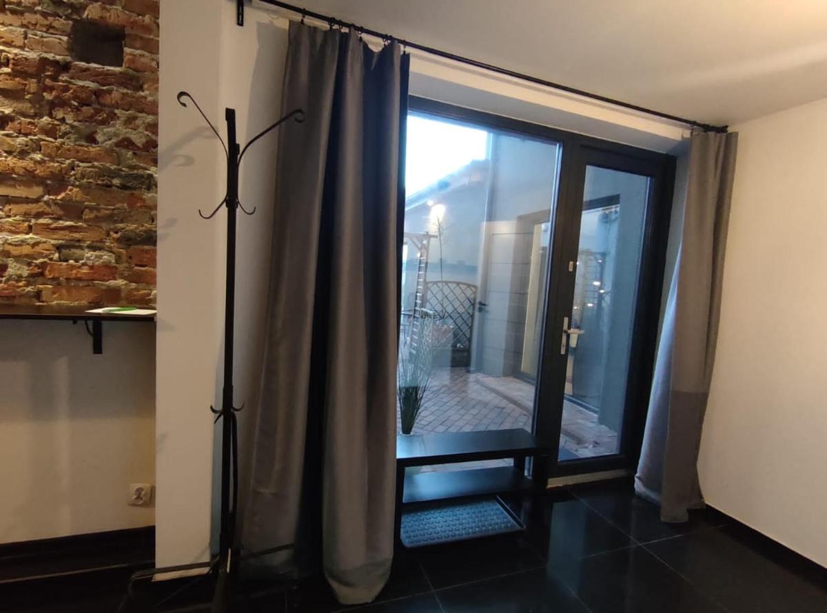 Studio Apartment - Photo 16