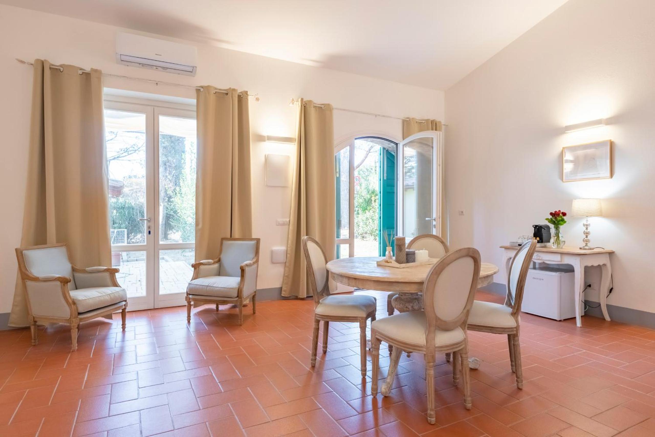 Junior Suite with Garden View photo 3